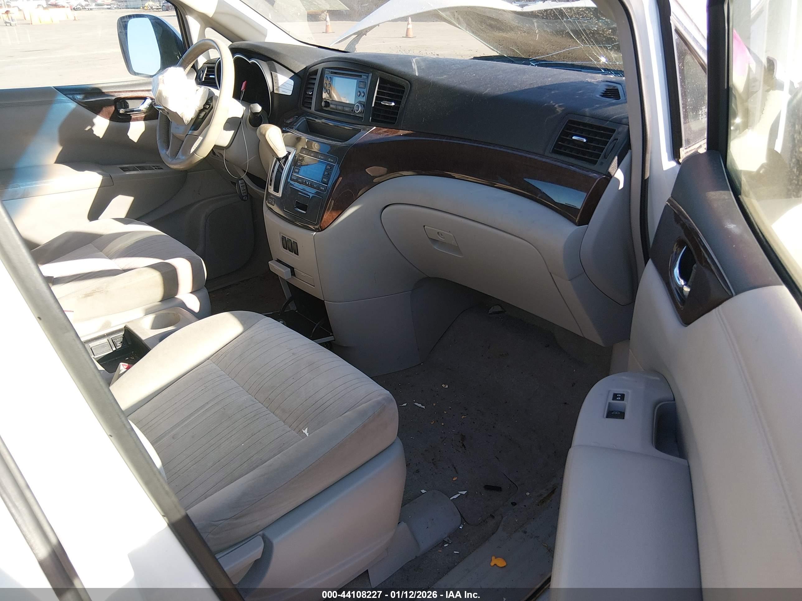 NISSAN QUEST image 5