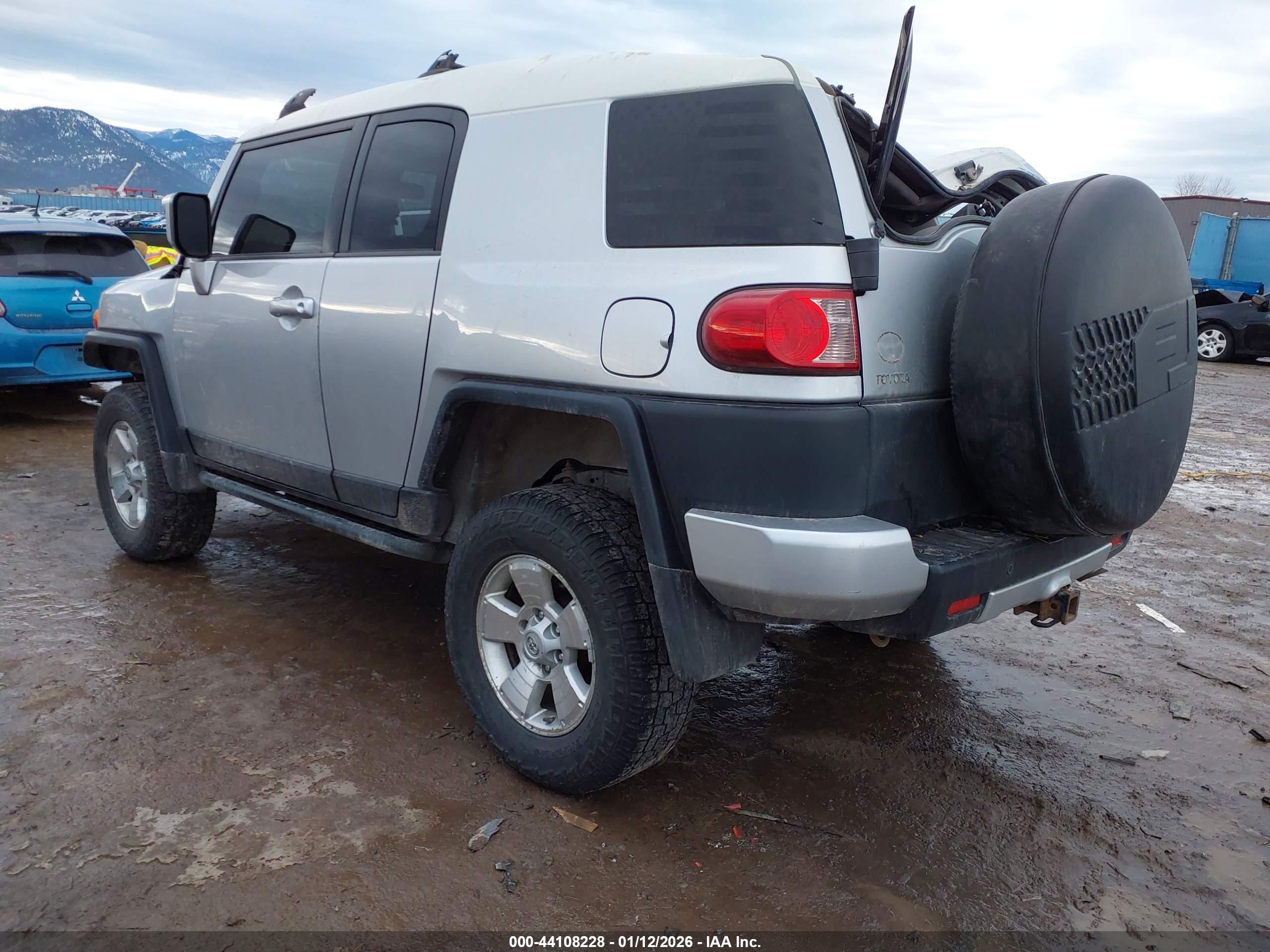 TOYOTA FJ image 3
