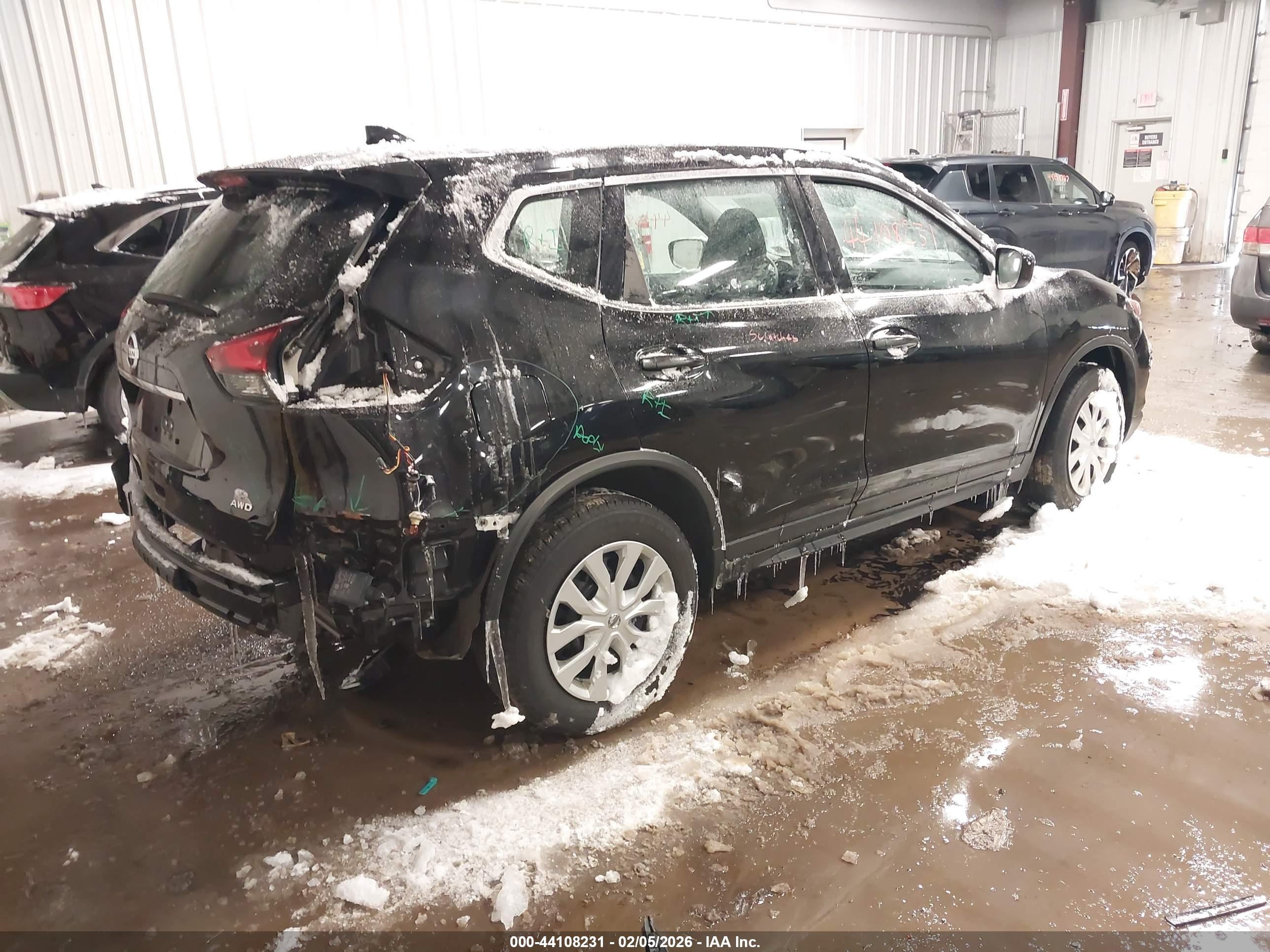 NISSAN ROGUE image 4
