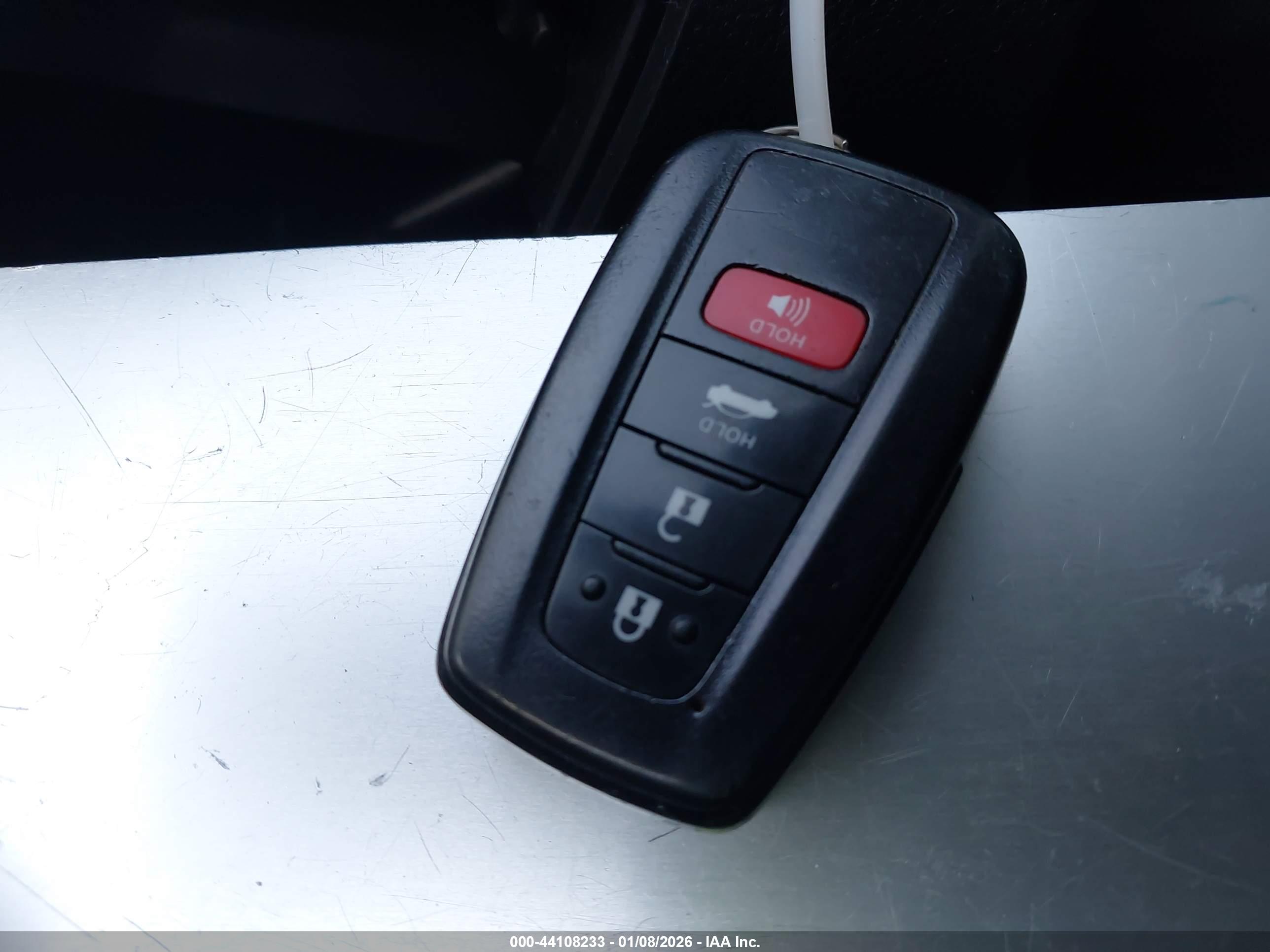 TOYOTA CAMRY image 11