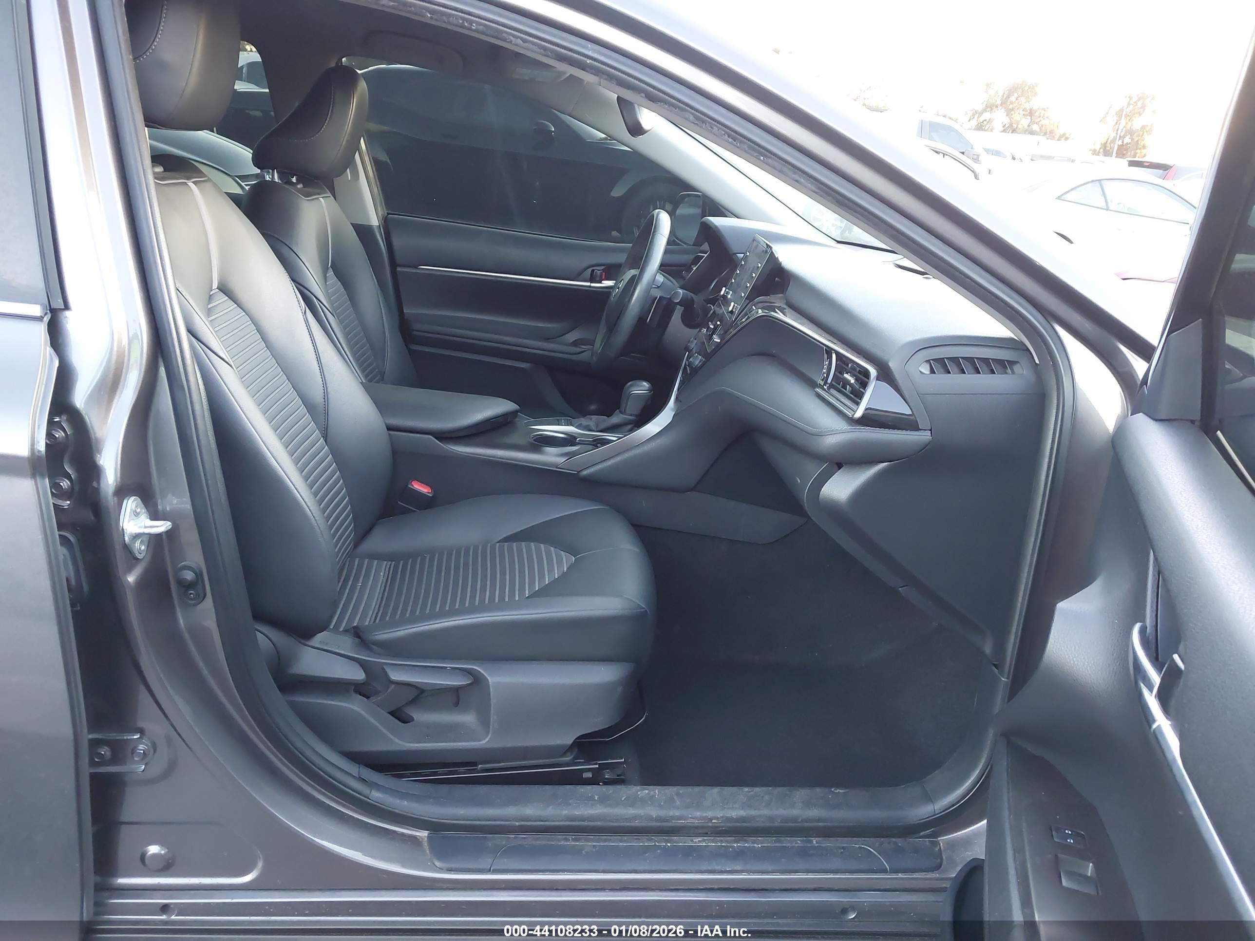 TOYOTA CAMRY image 5