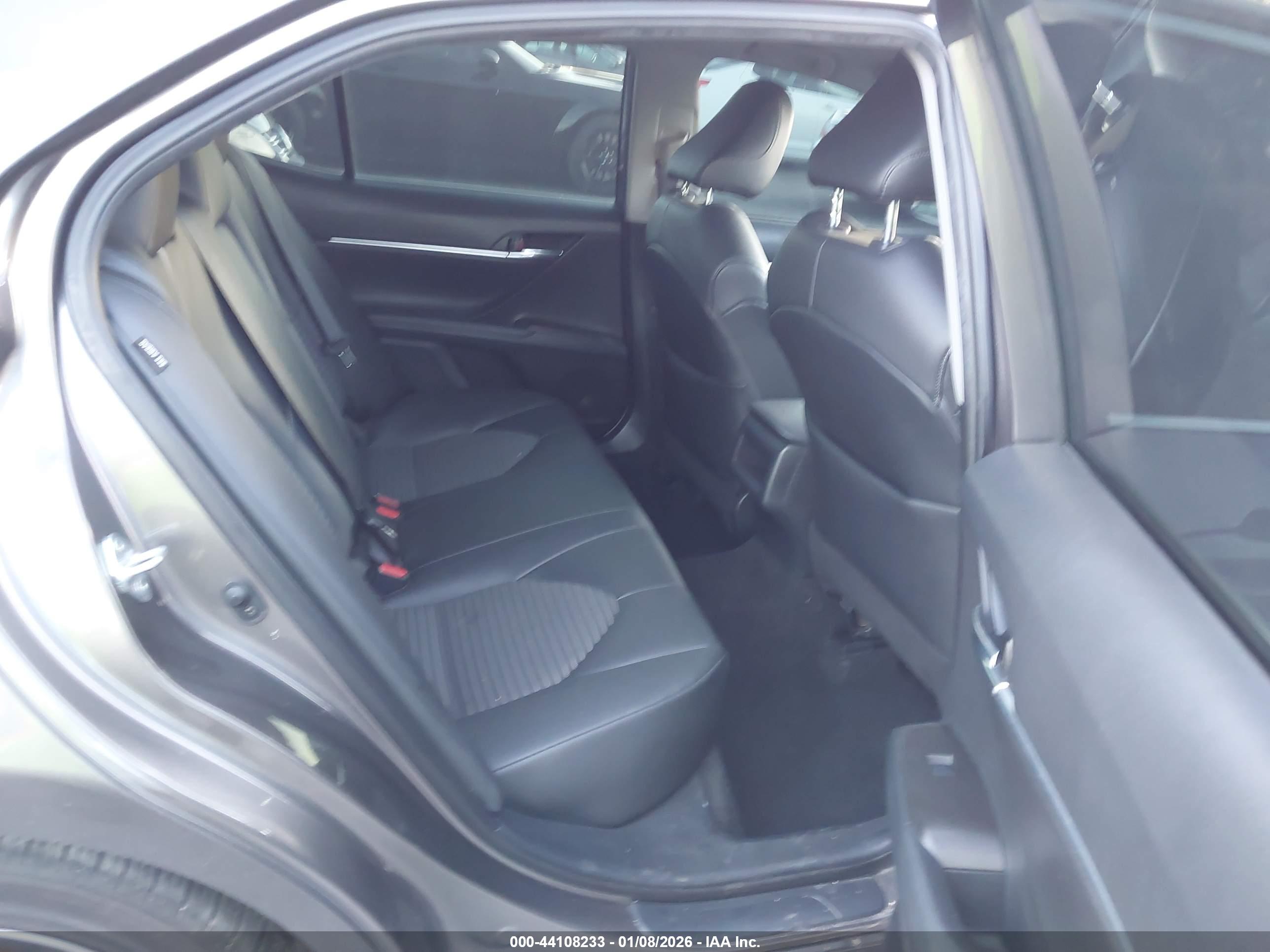 TOYOTA CAMRY image 8