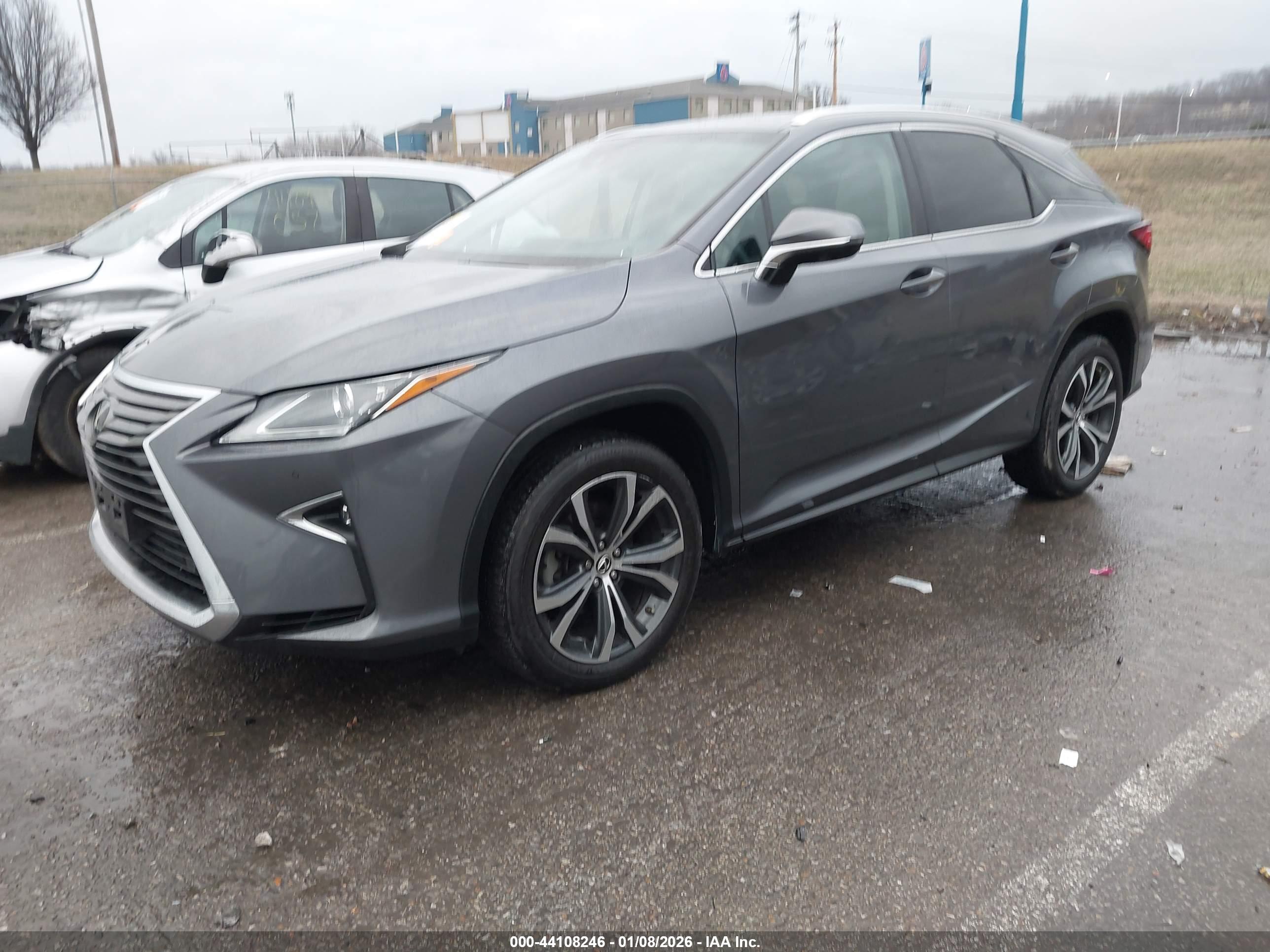LEXUS RX image 2