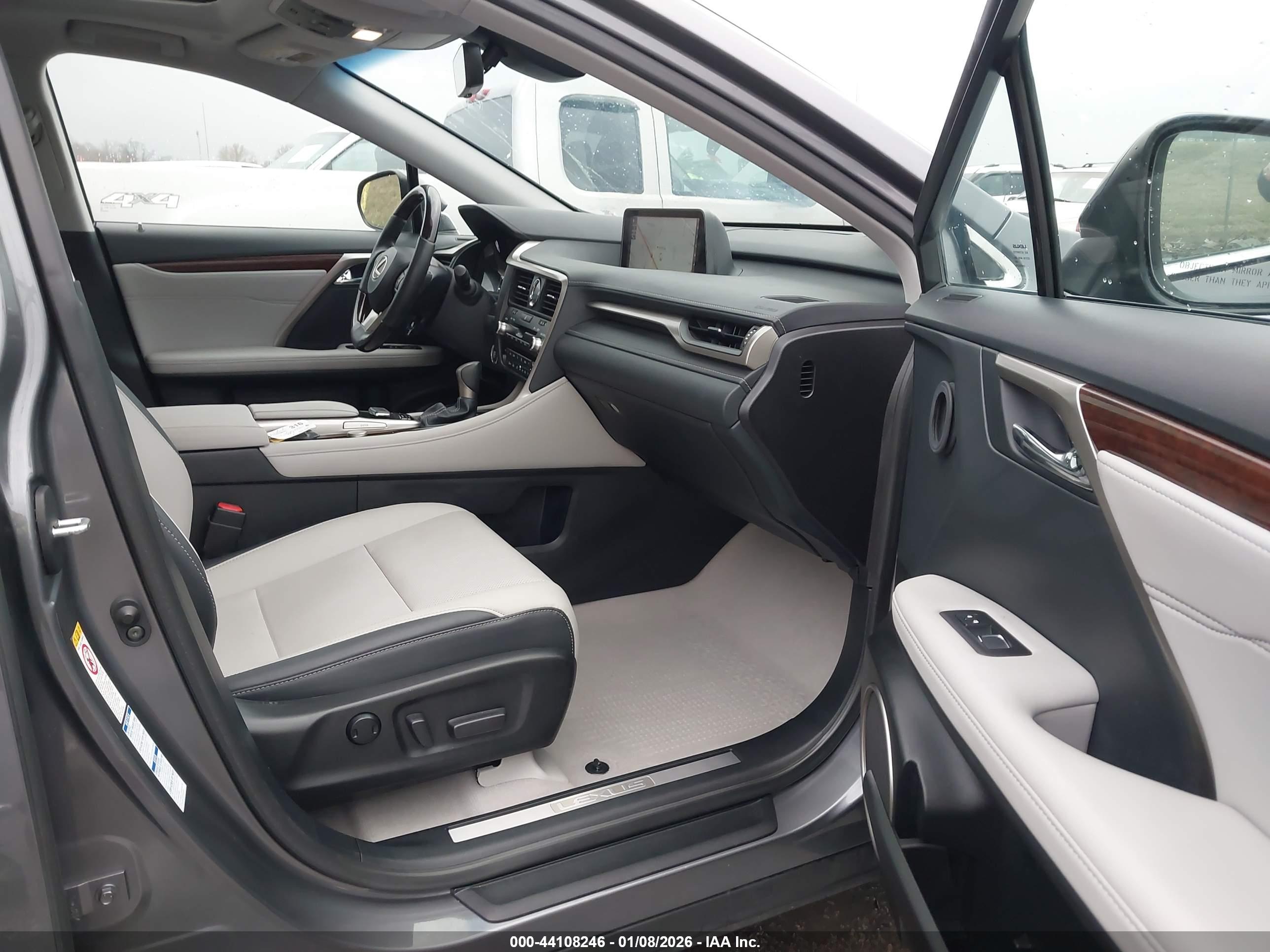 LEXUS RX image 5