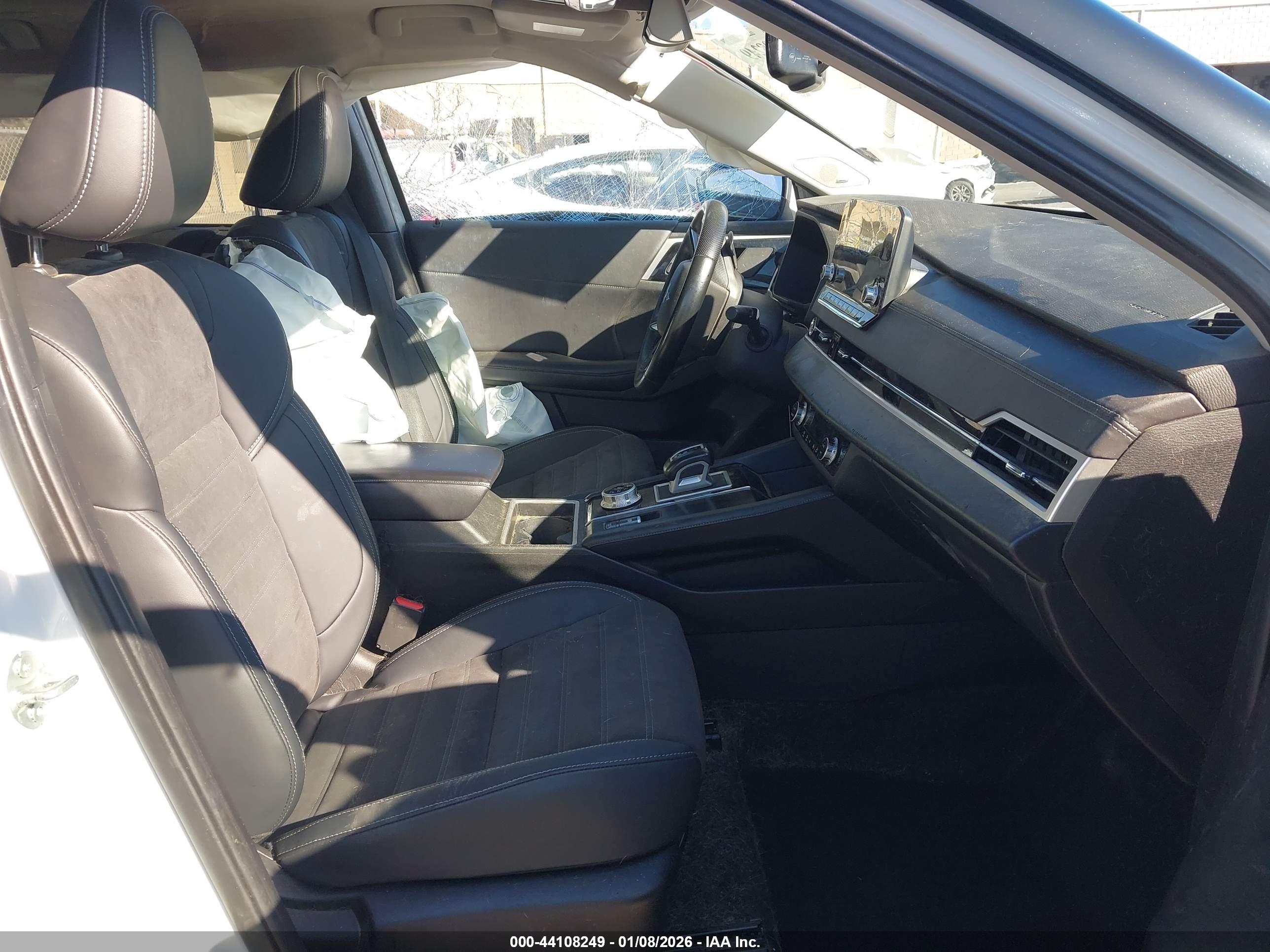 MITSUBISHI OUTLANDER image 5