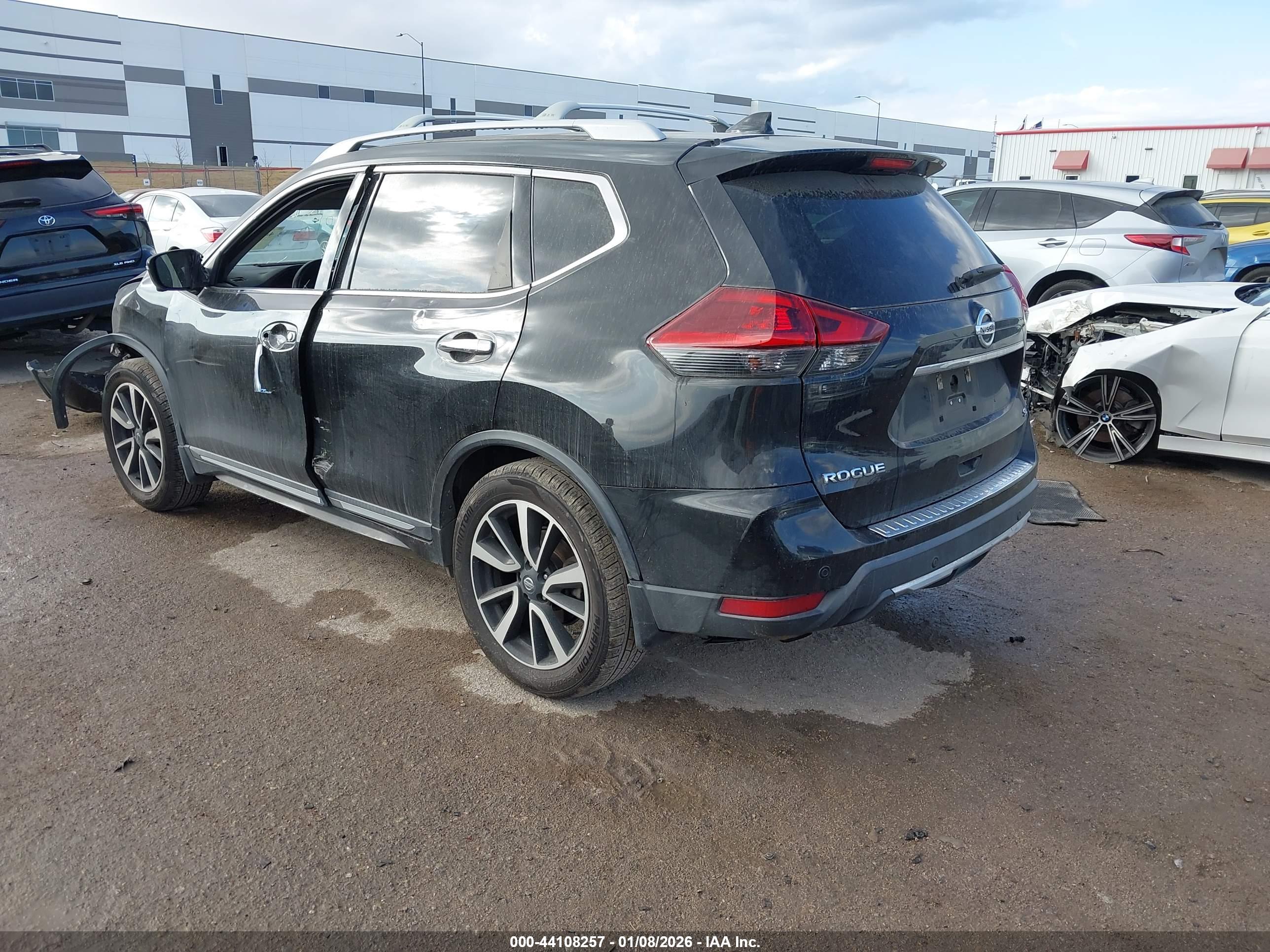 NISSAN ROGUE image 3