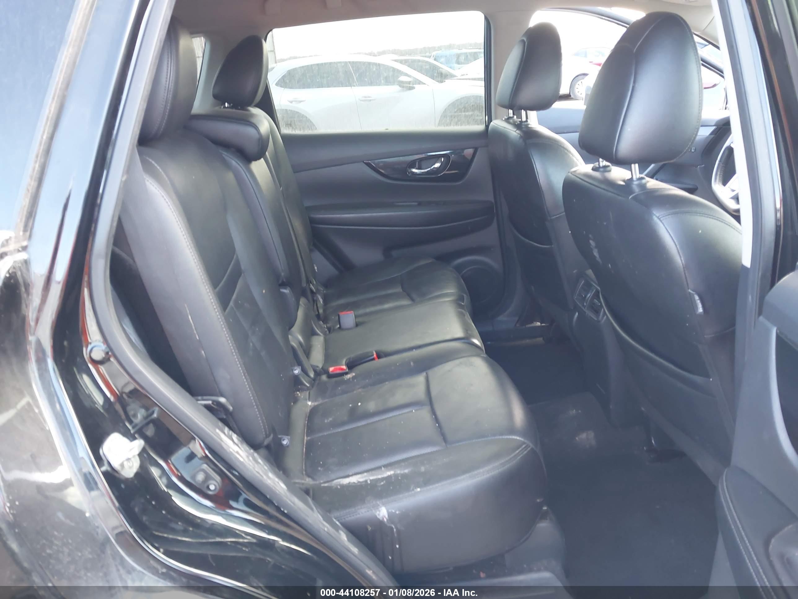 NISSAN ROGUE image 8