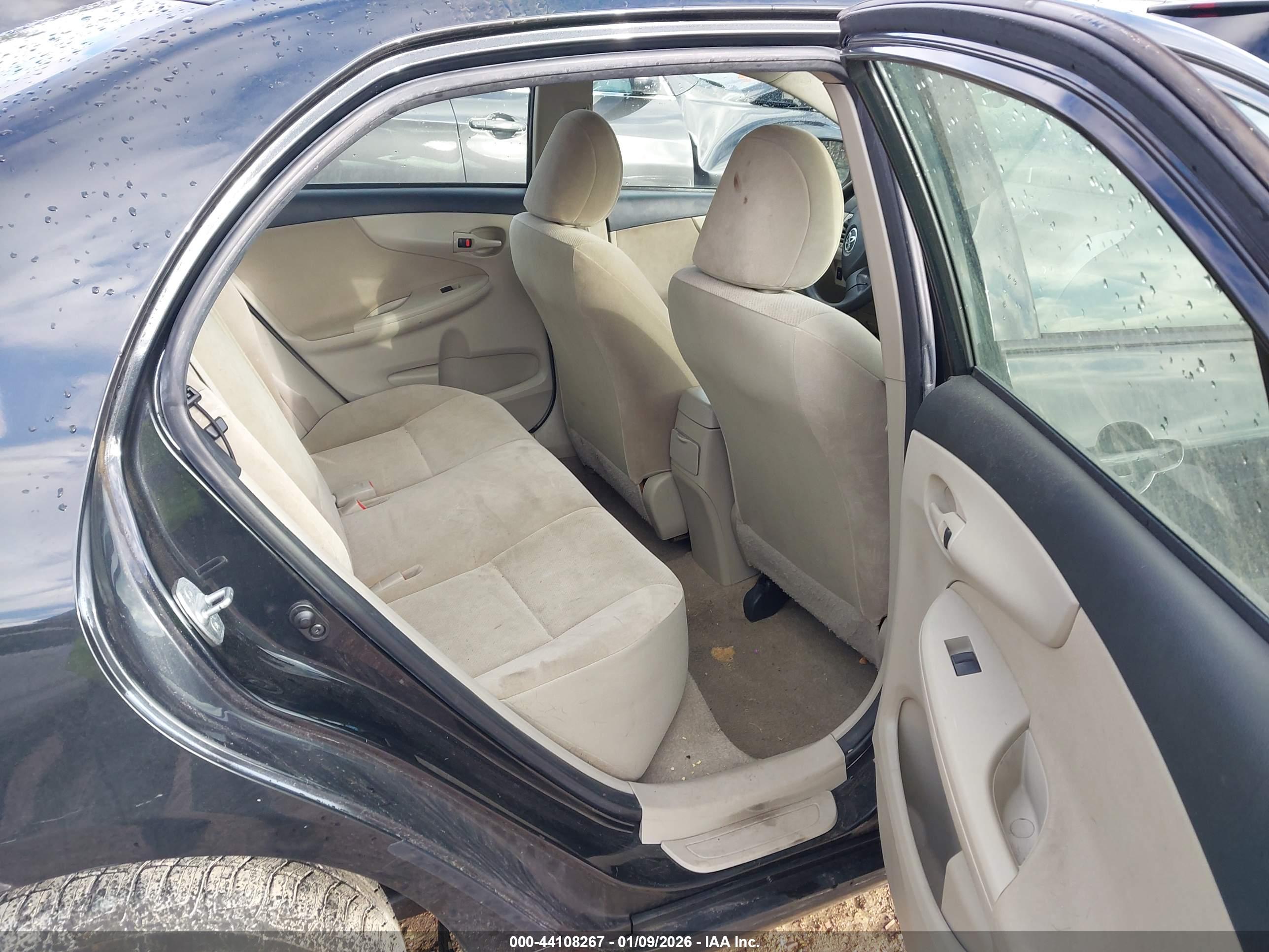 TOYOTA COROLLA image 8