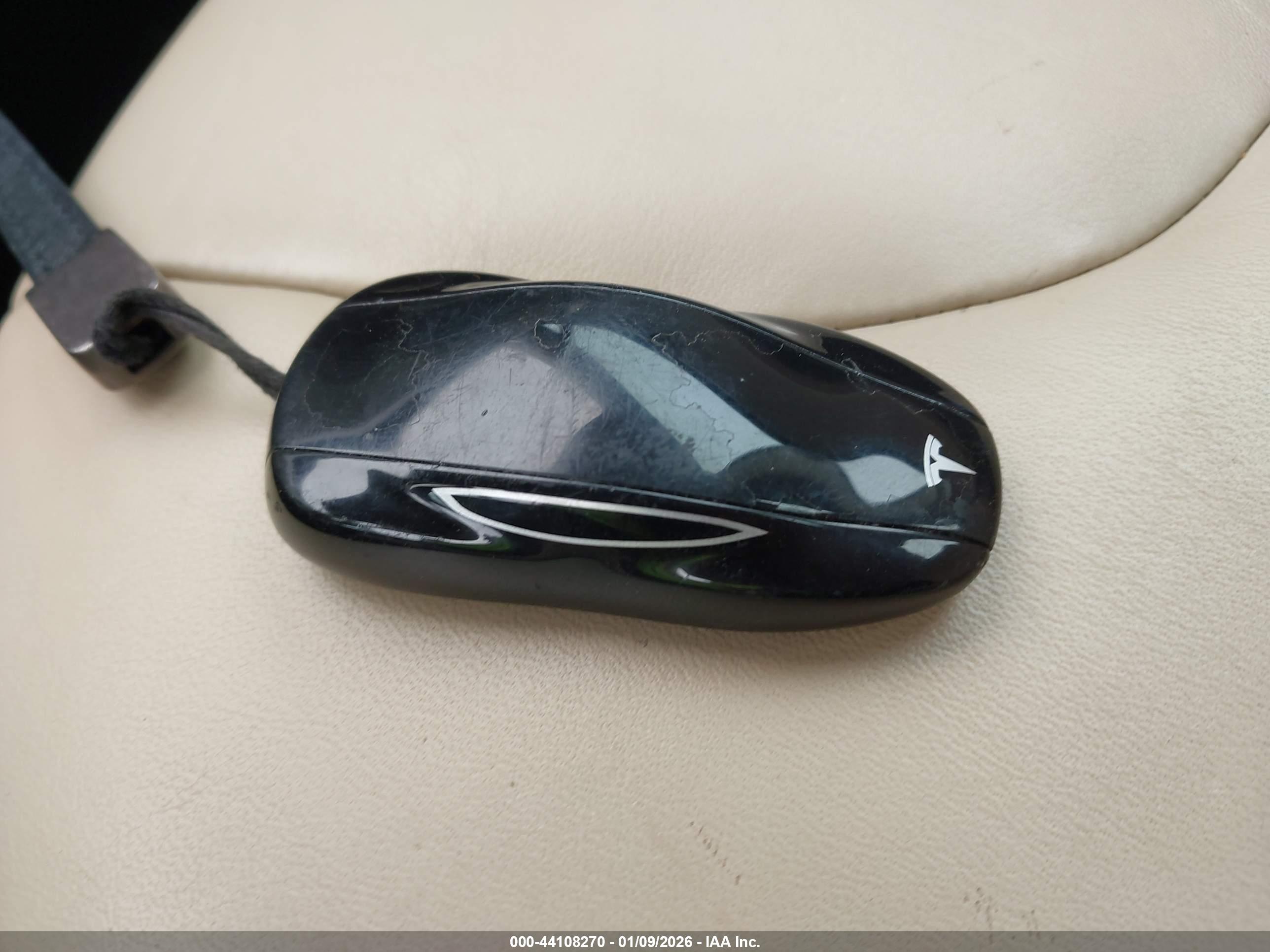 TESLA MODEL image 11
