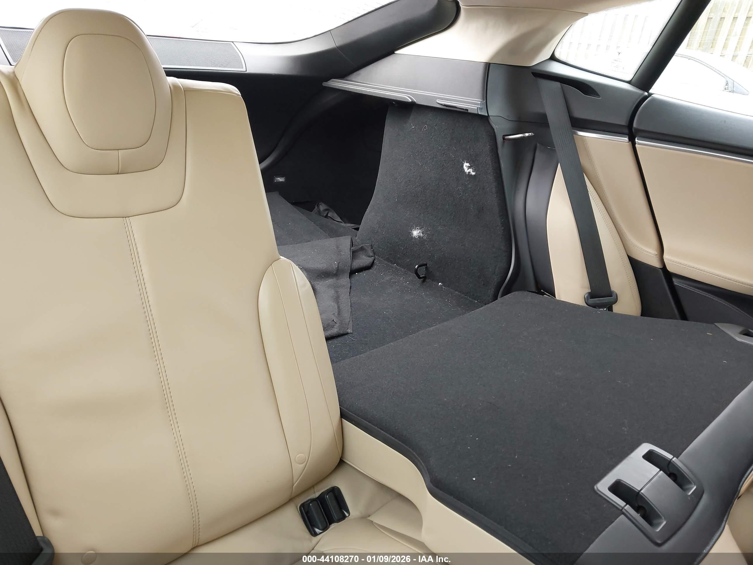 TESLA MODEL image 8