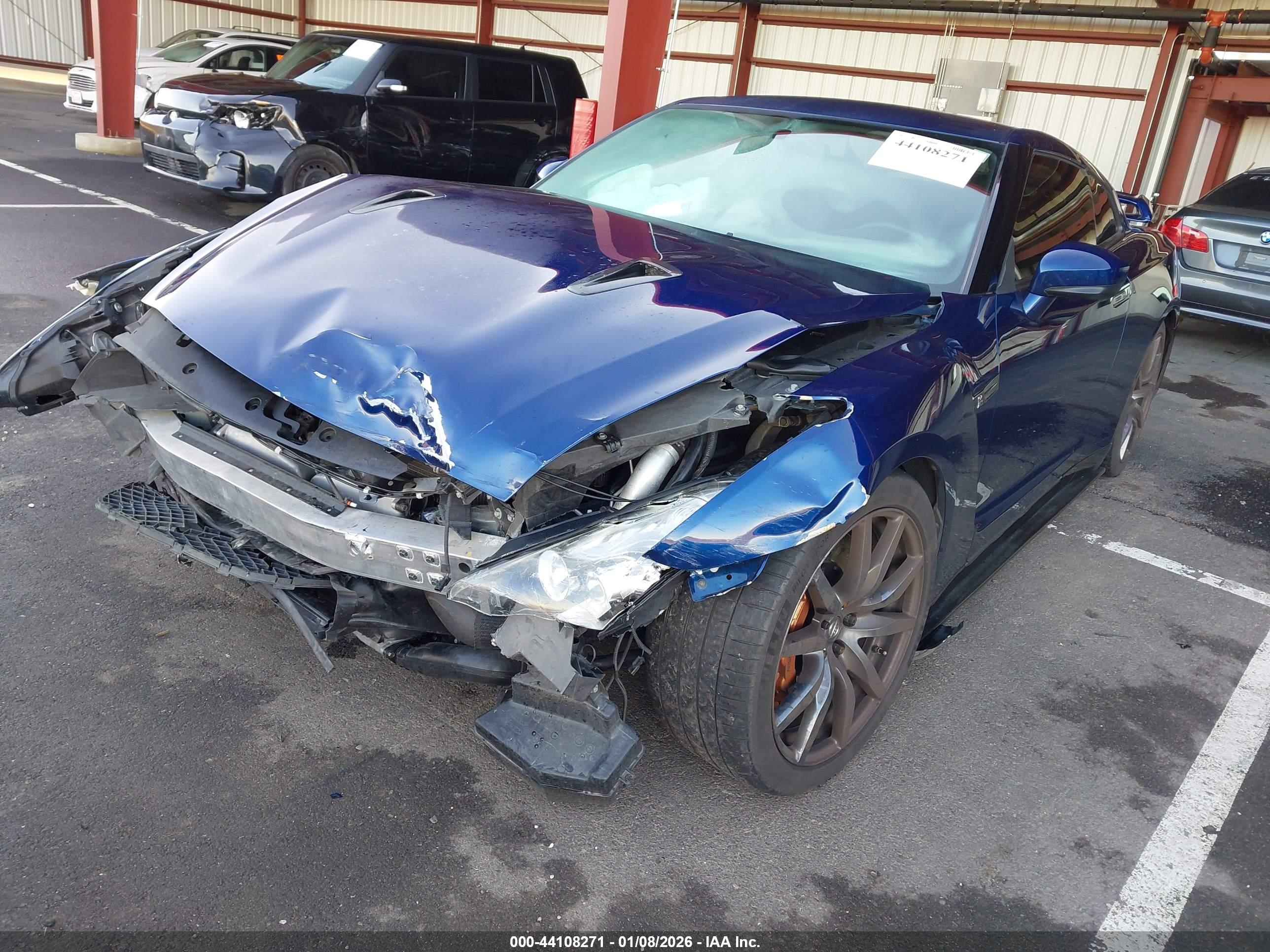 NISSAN GT-R image 2