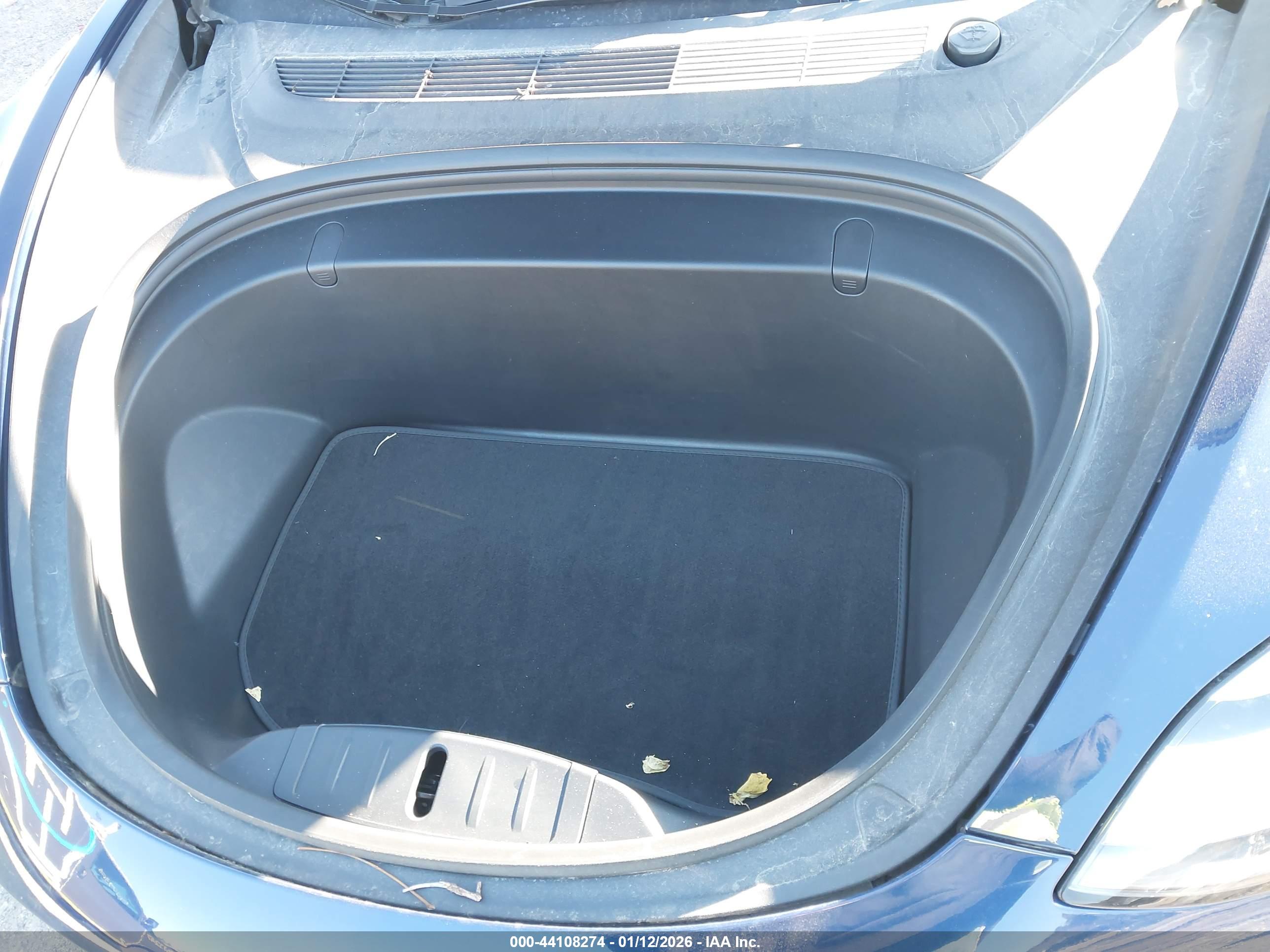 TESLA MODEL image 10