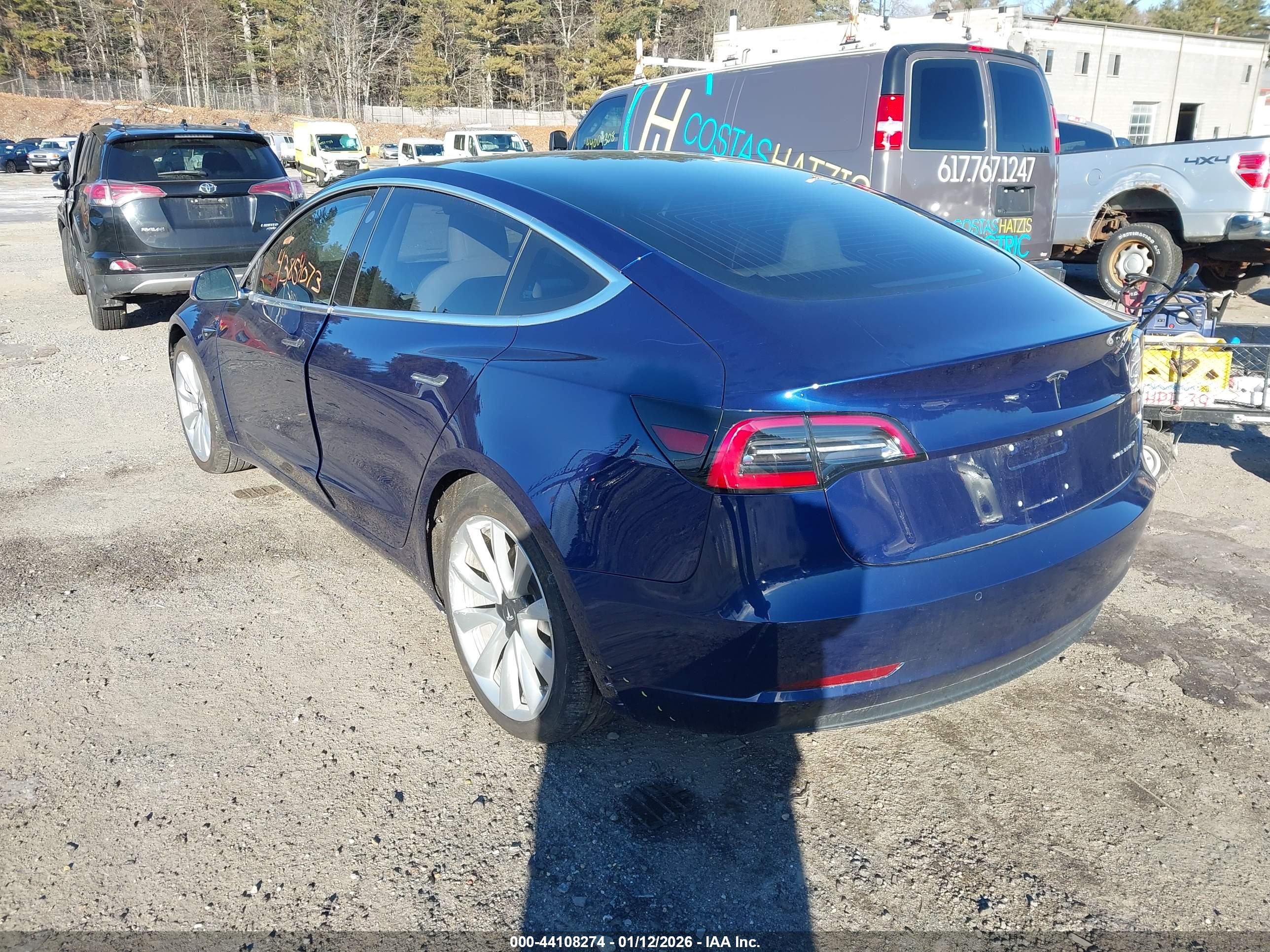 TESLA MODEL image 3