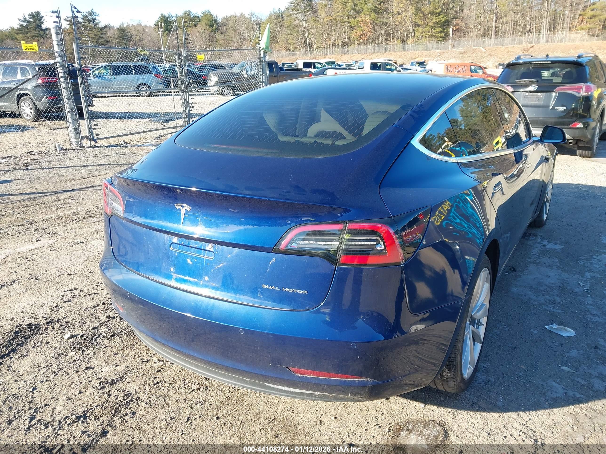 TESLA MODEL image 4