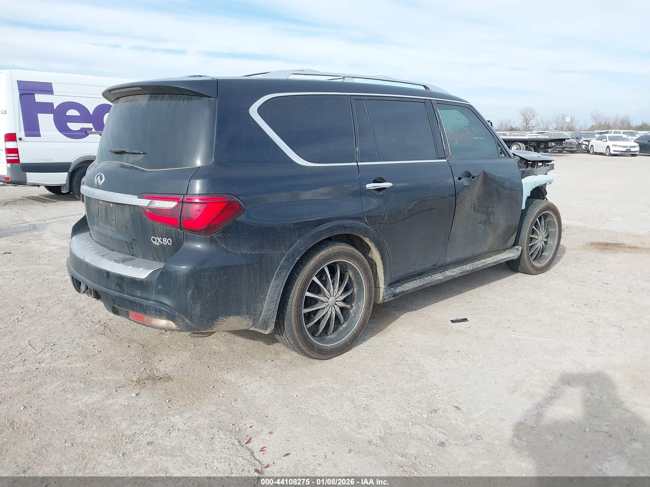 INFINITI QX80 image 4