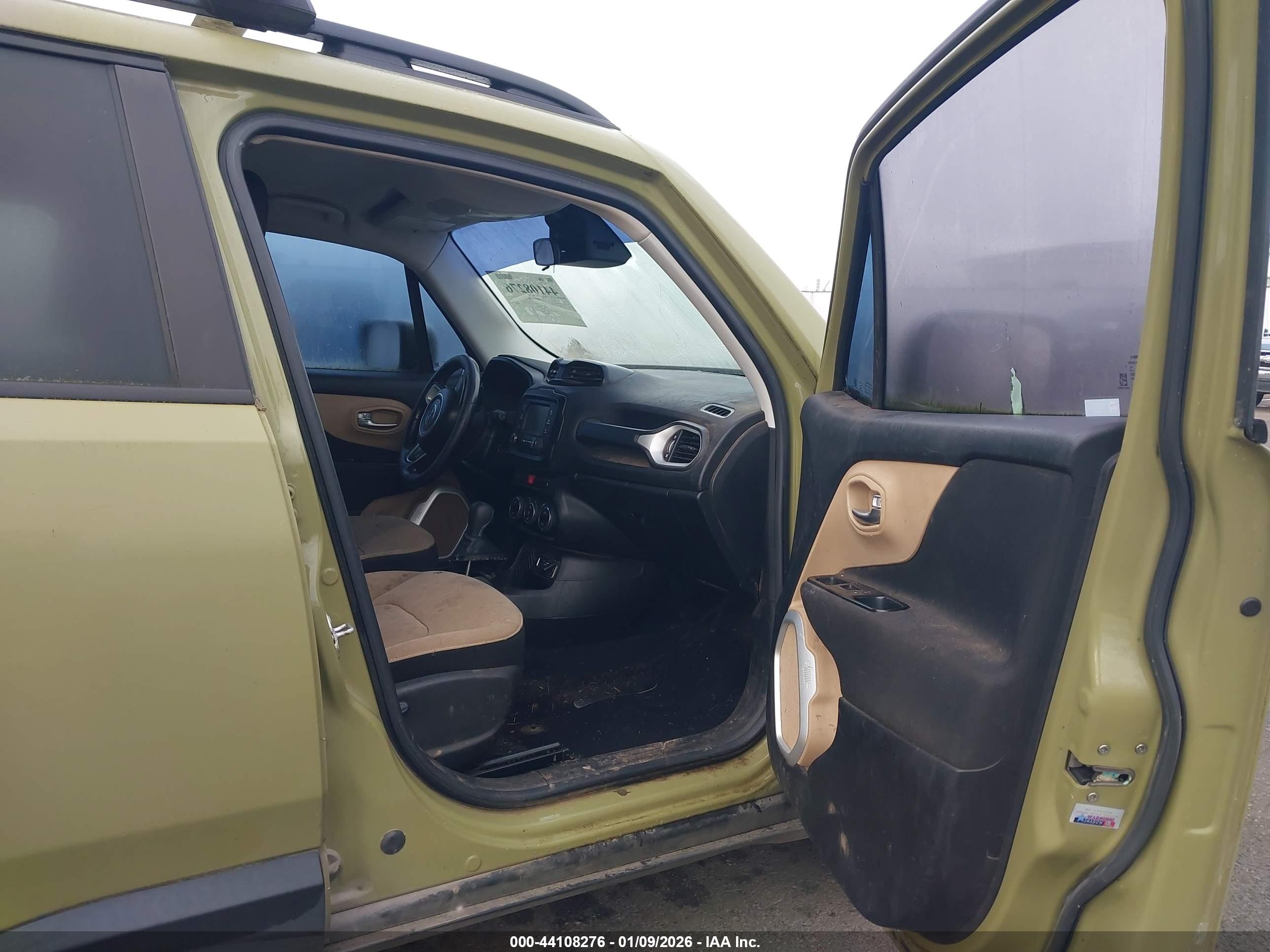 JEEP RENEGADE image 5