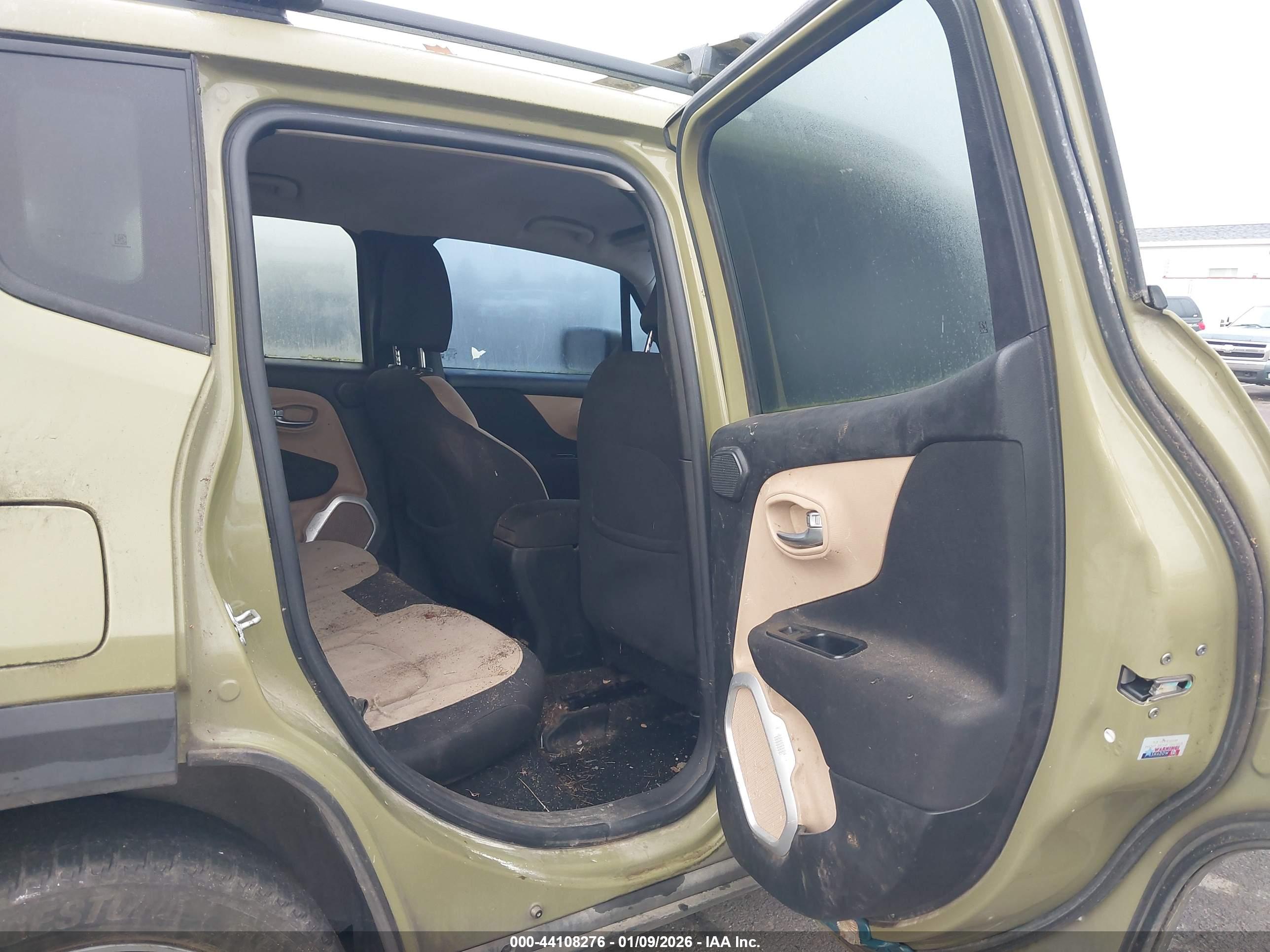 JEEP RENEGADE image 8