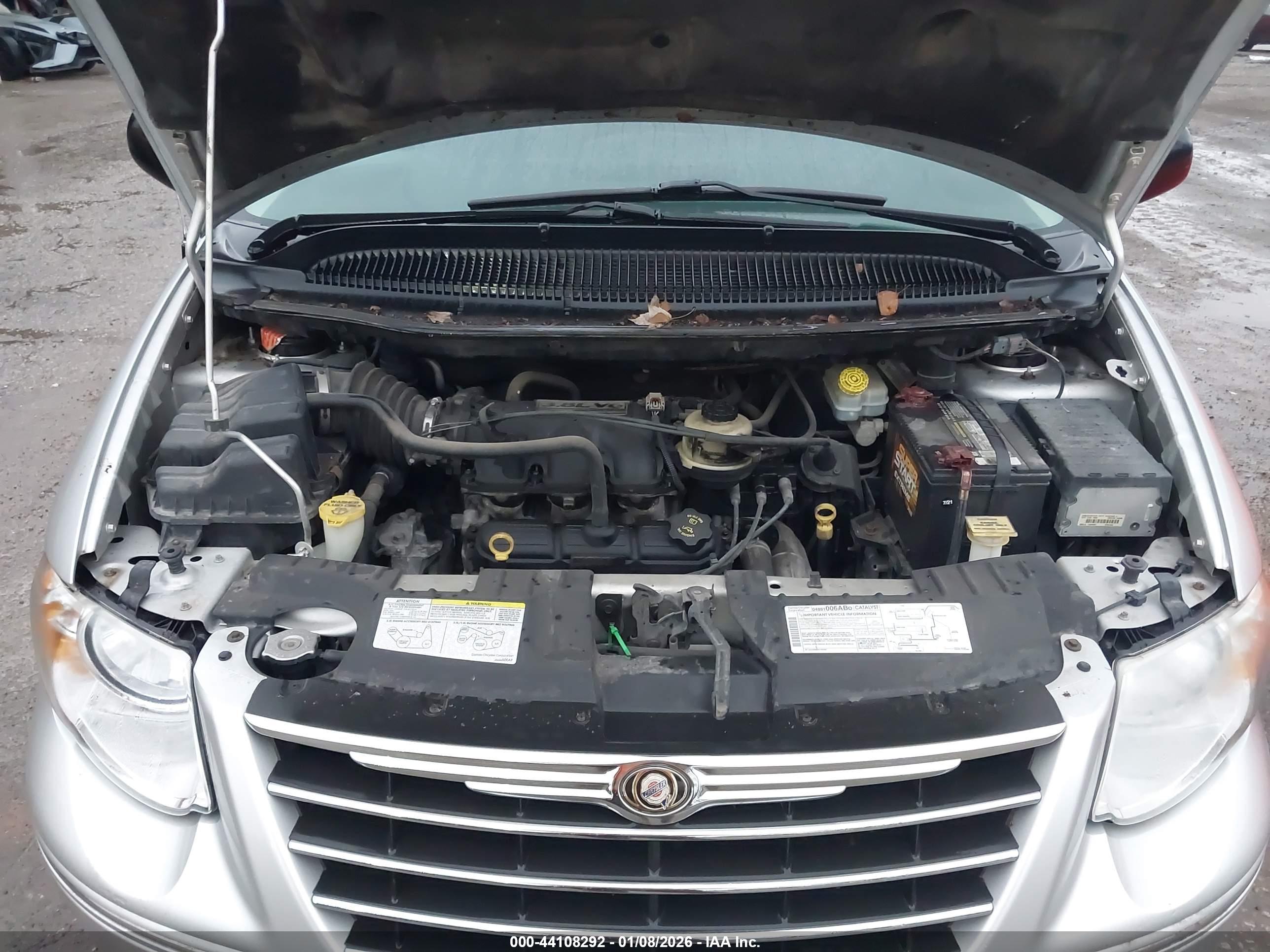 CHRYSLER TOWN image 10