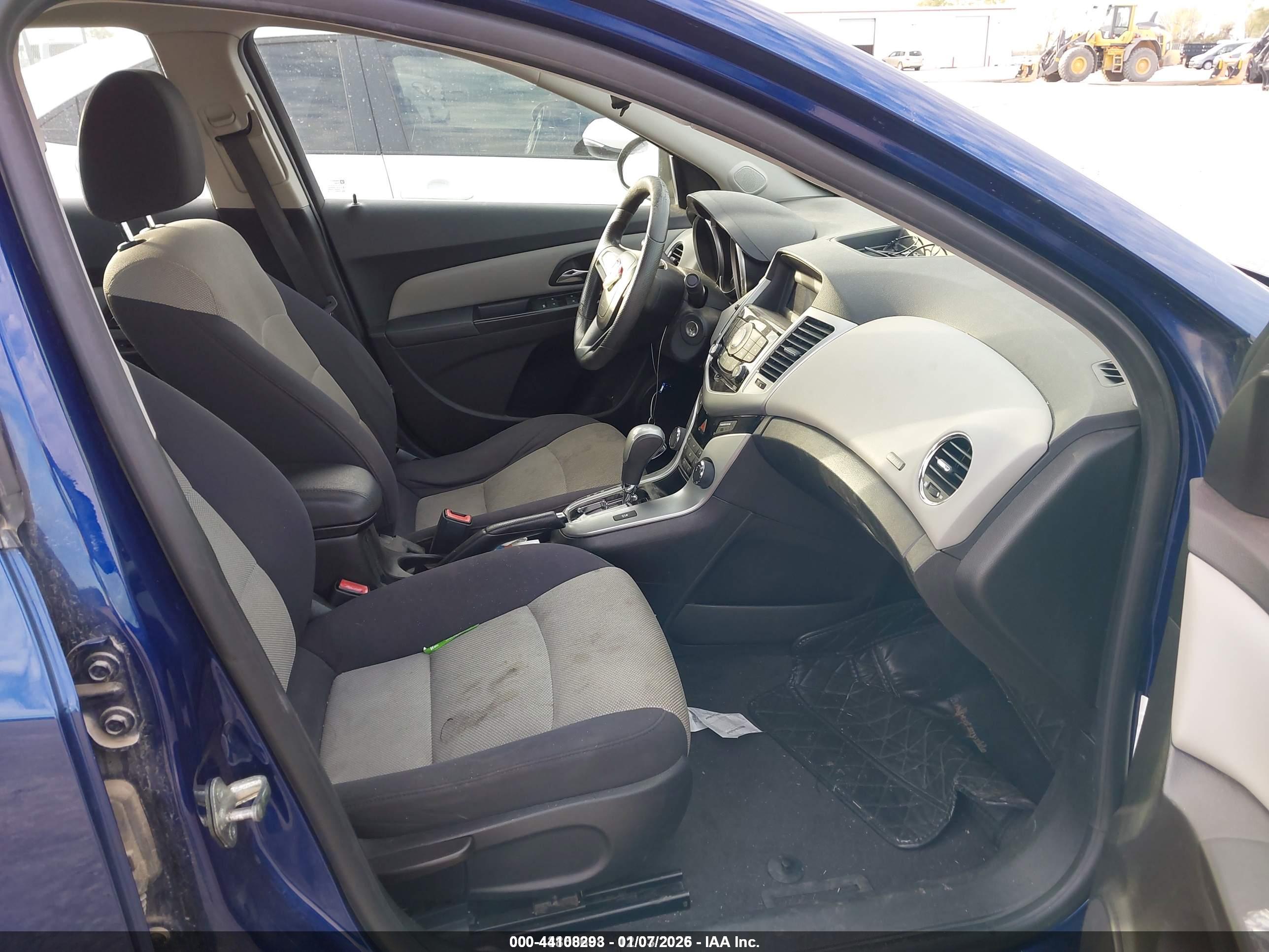 CHEVROLET CRUZE image 5