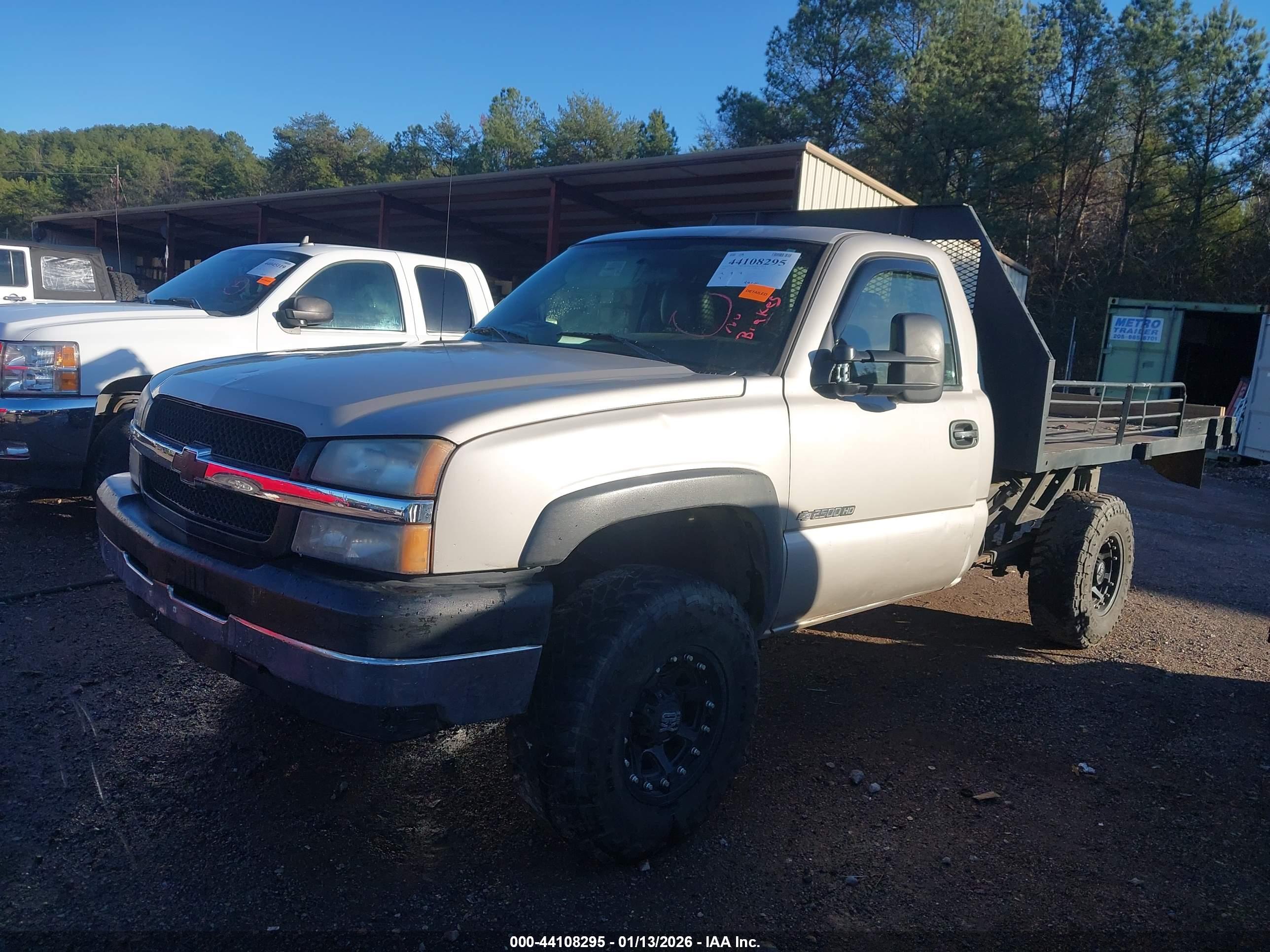 CHEVROLET SILVERADO image 2