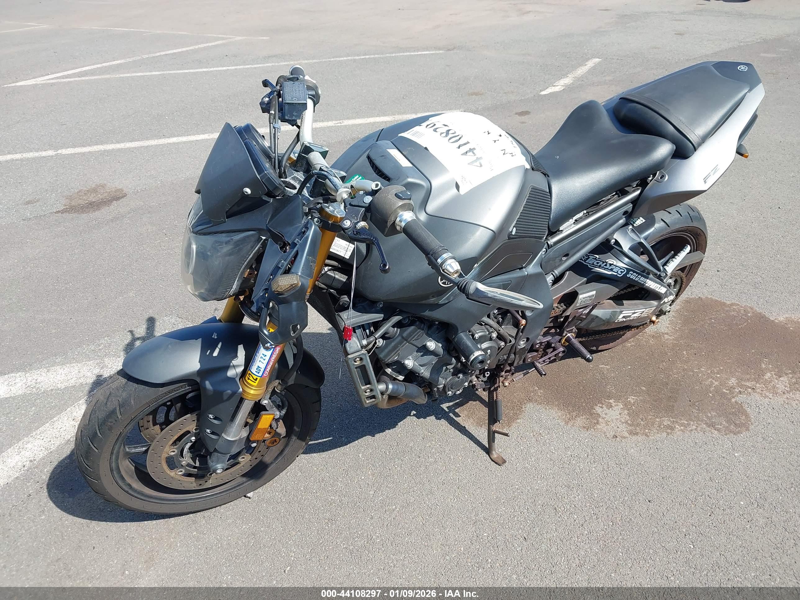 YAMAHA FZ8 image 2
