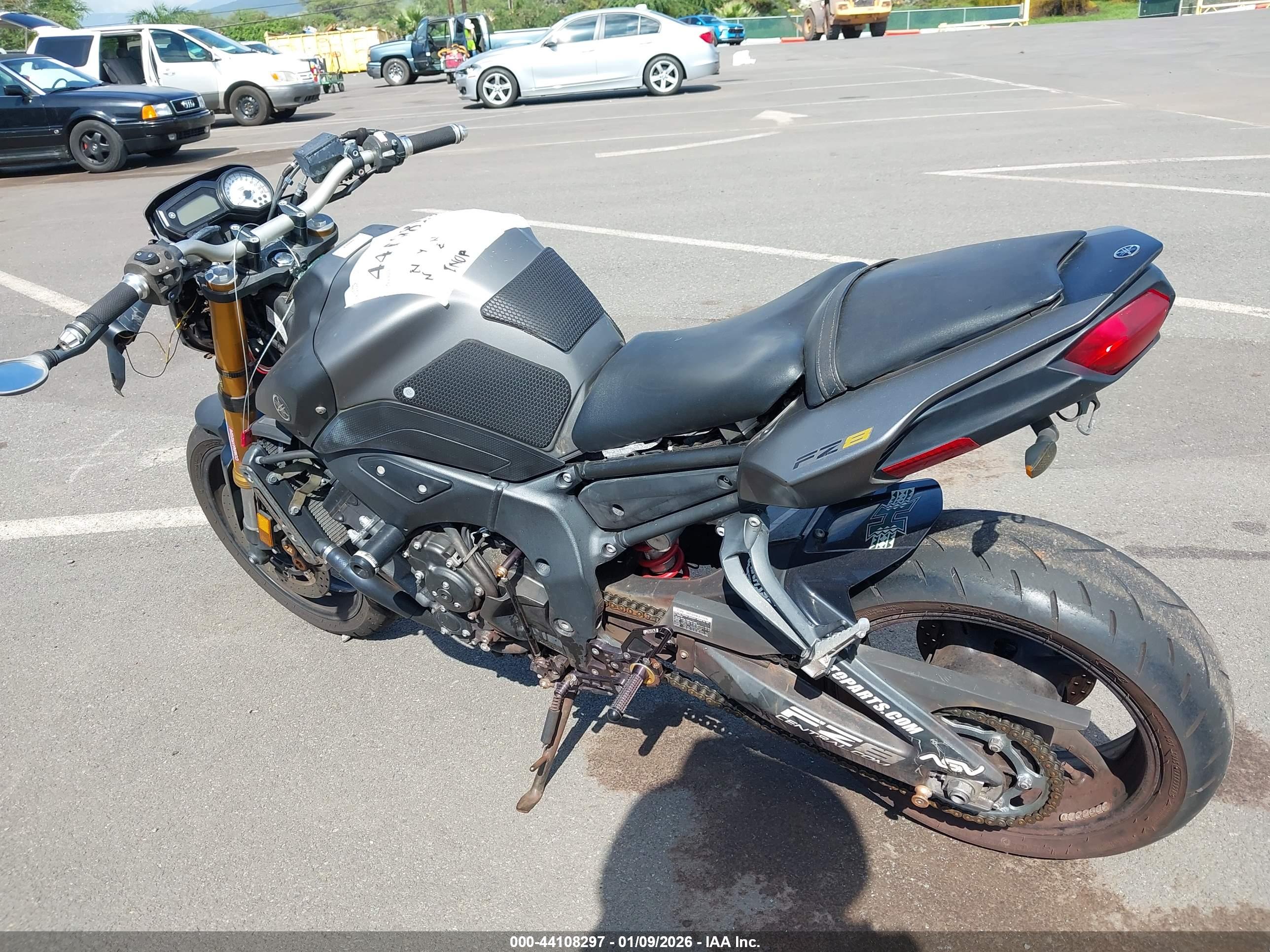 YAMAHA FZ8 image 3
