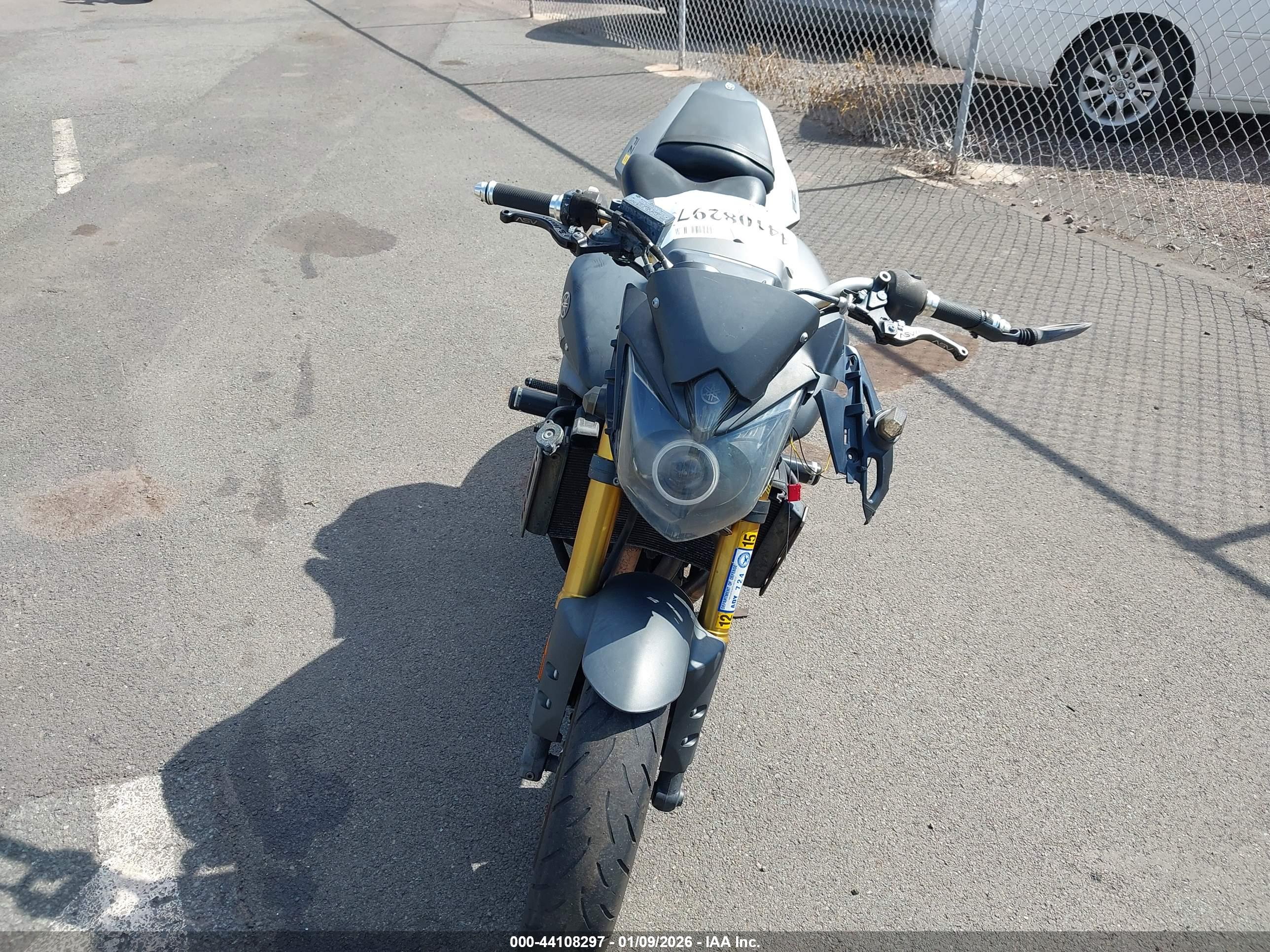 YAMAHA FZ8 image 5