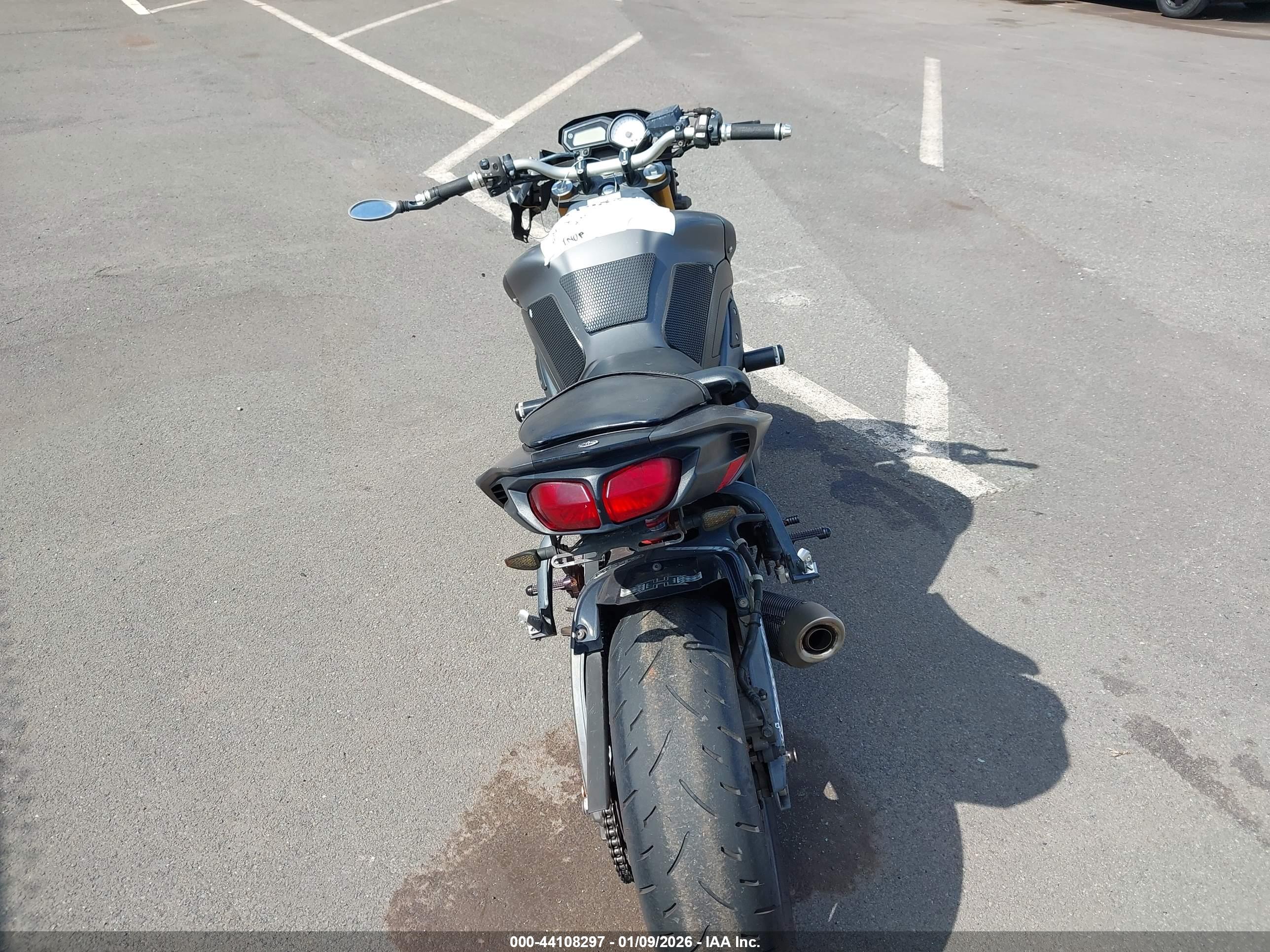 YAMAHA FZ8 image 6