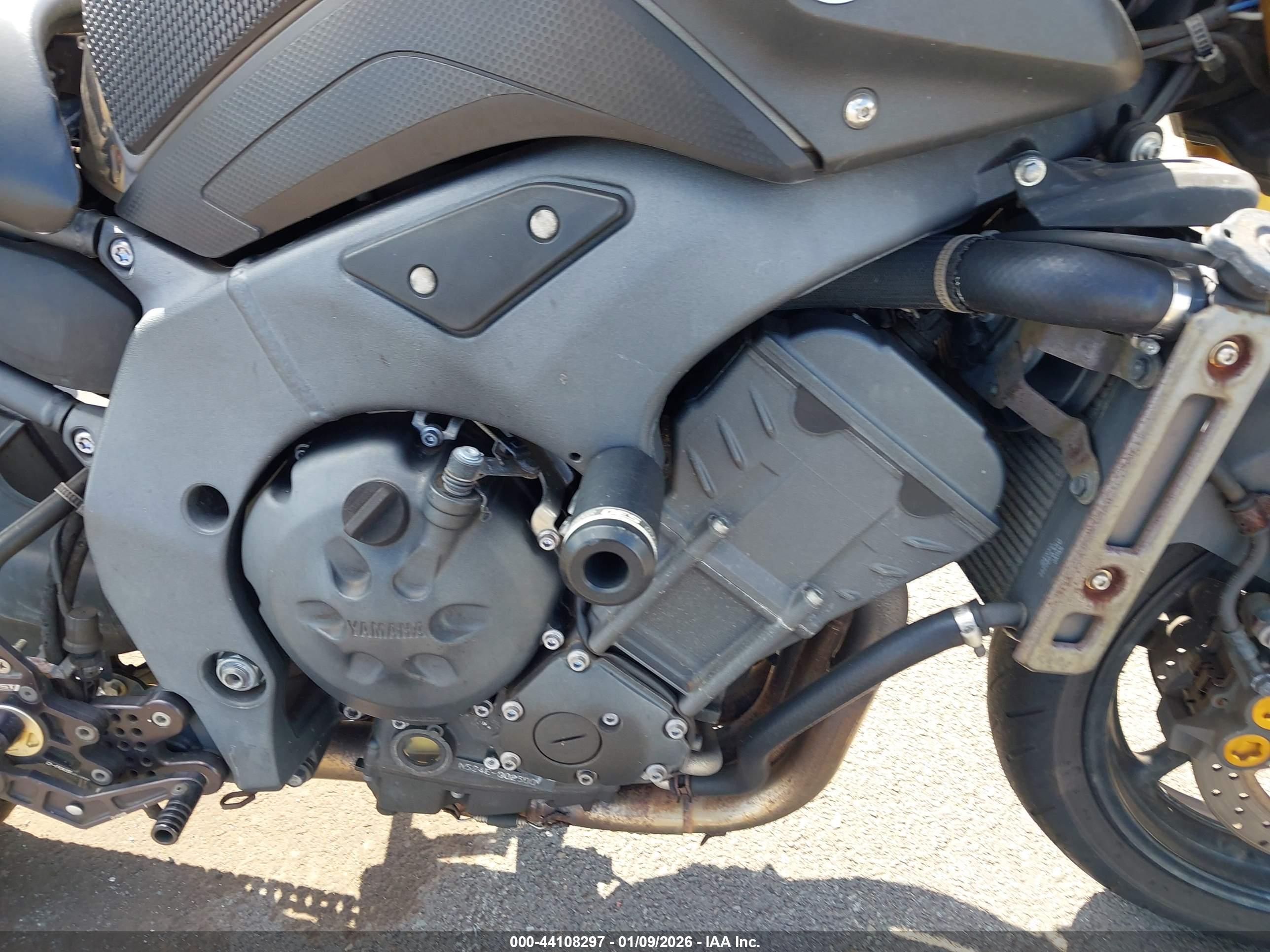 YAMAHA FZ8 image 8