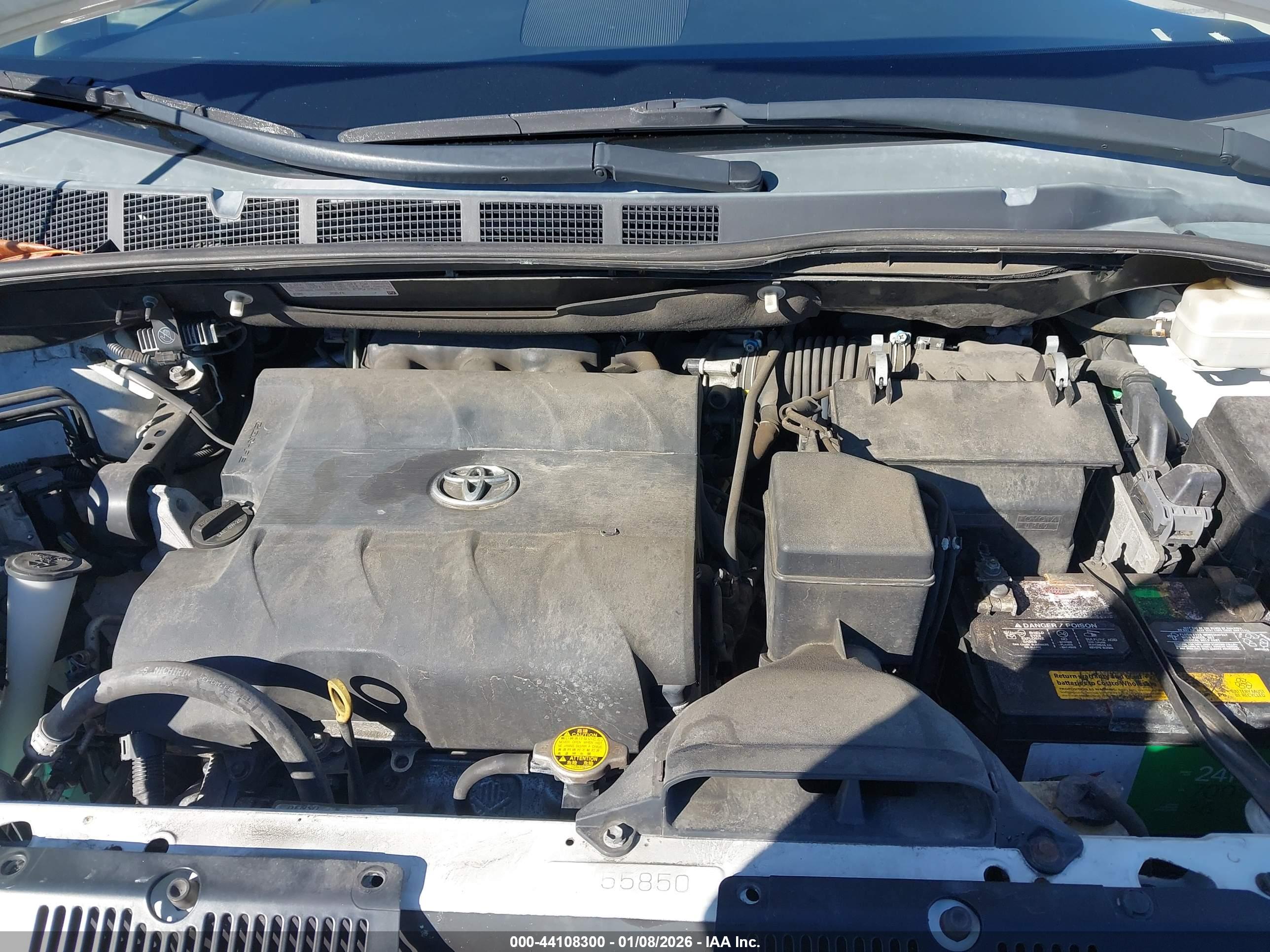TOYOTA SIENNA image 10
