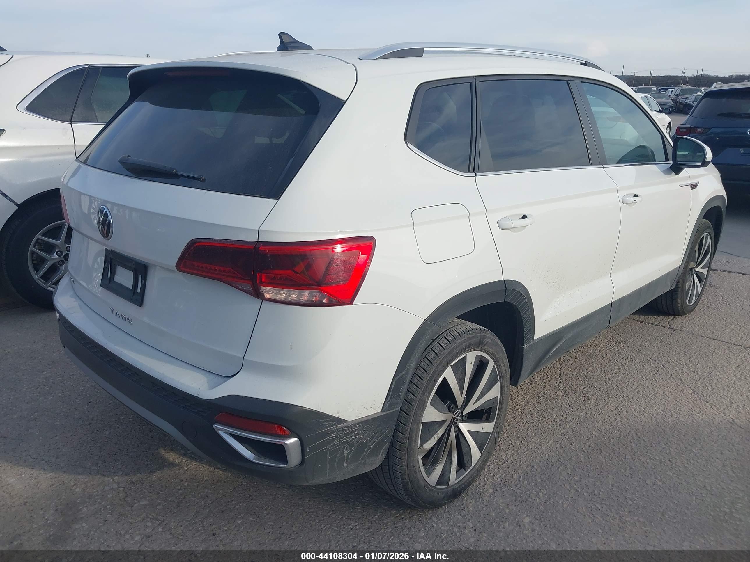 VOLKSWAGEN TAOS image 4