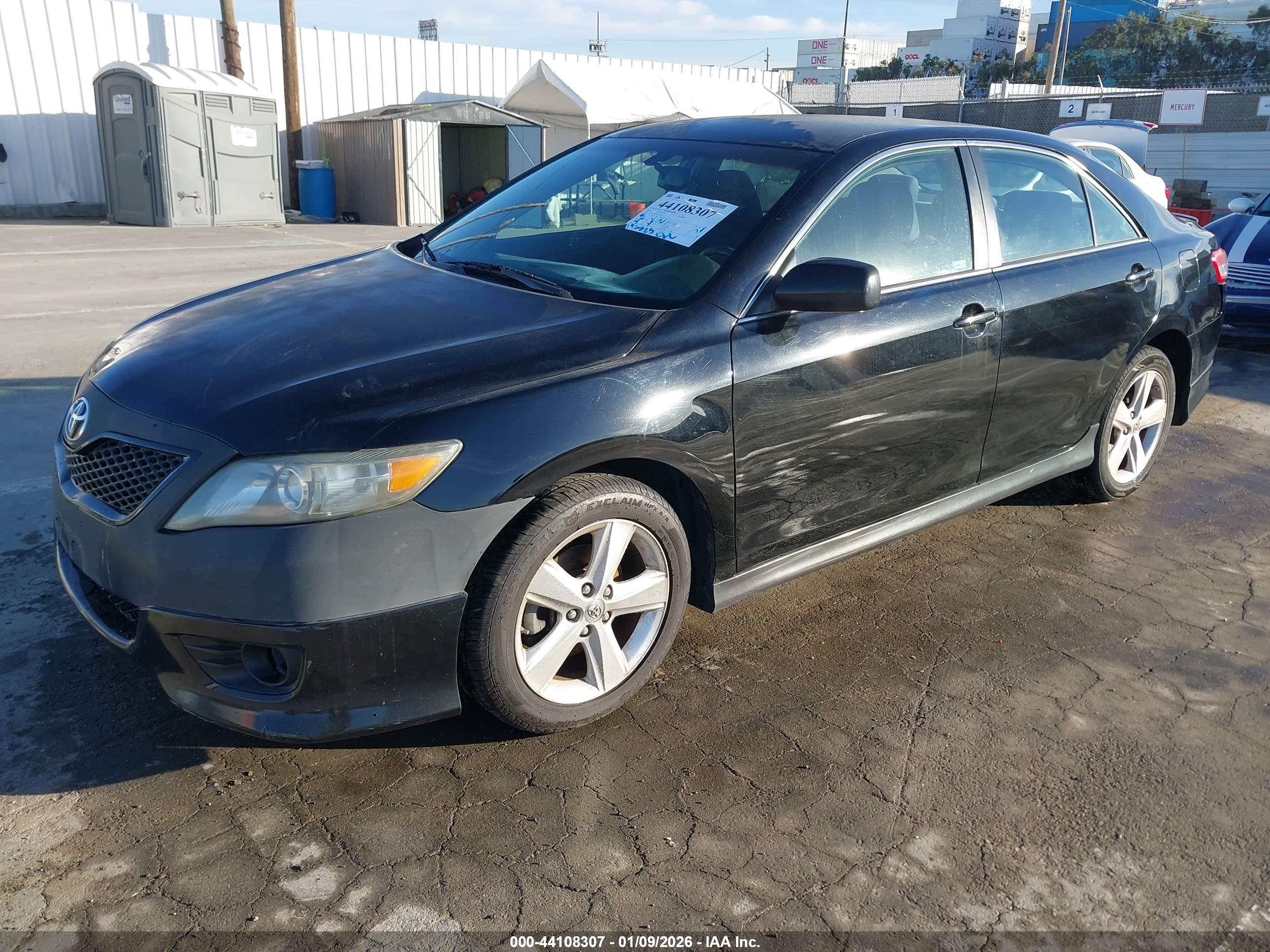 TOYOTA CAMRY image 2