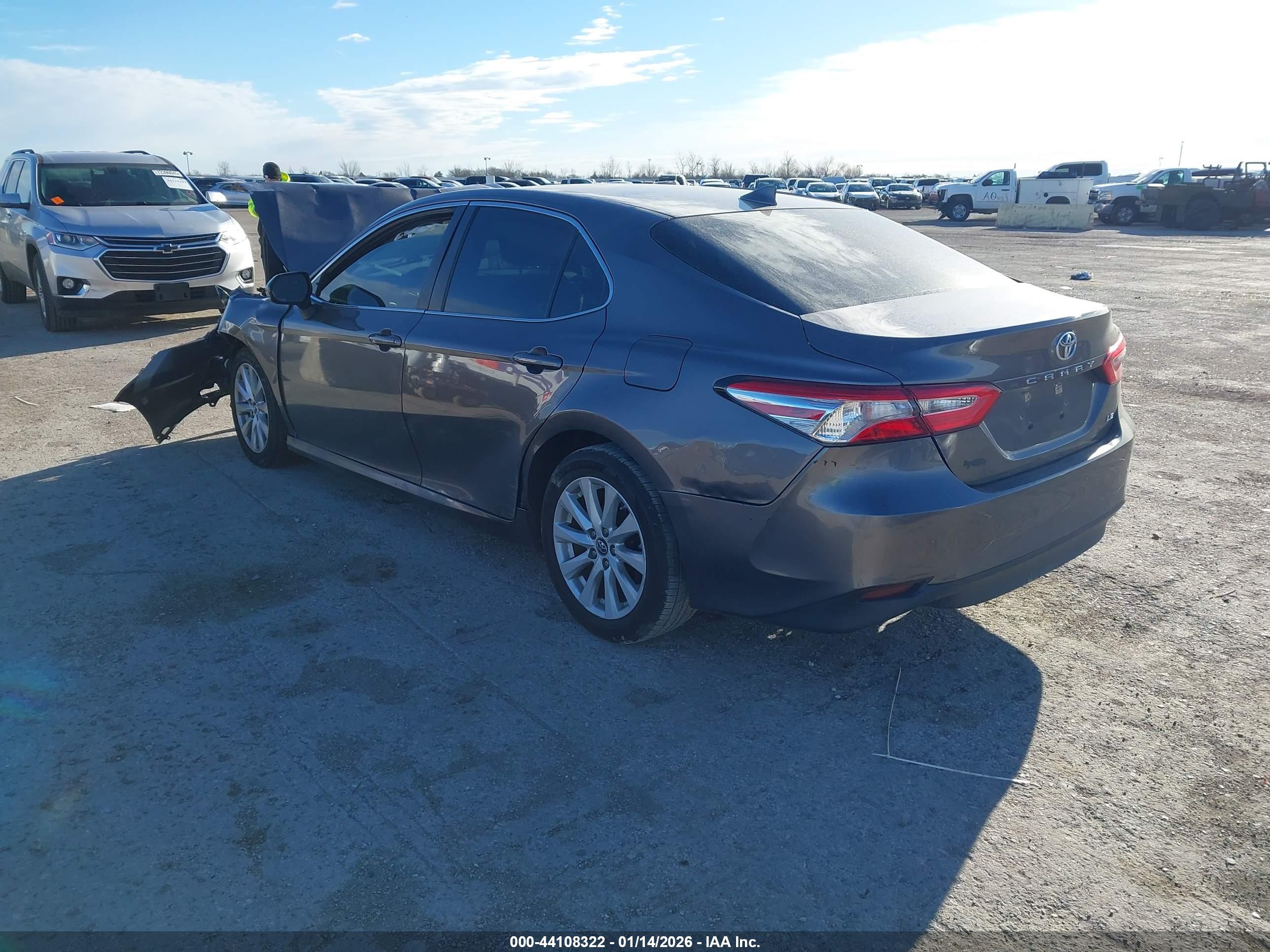 TOYOTA CAMRY image 3