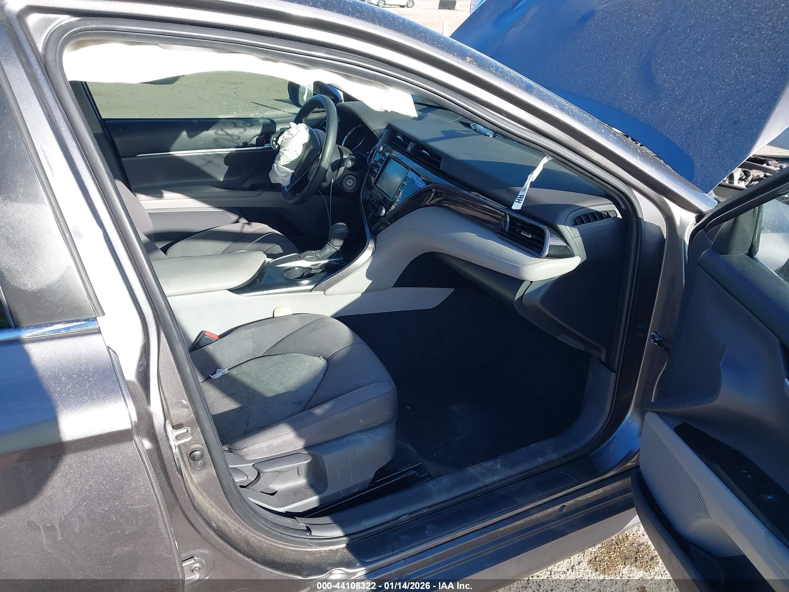 TOYOTA CAMRY image 5