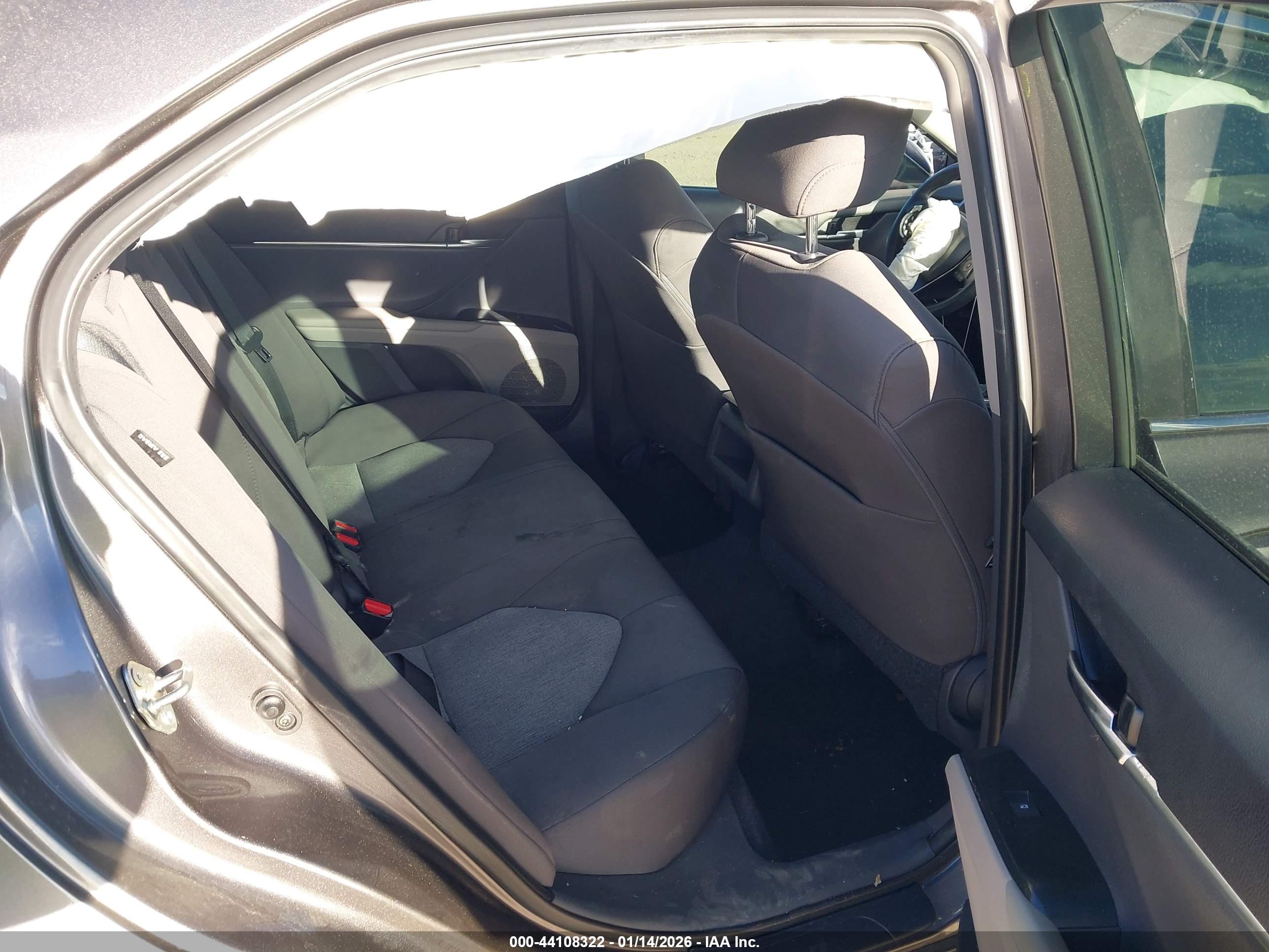 TOYOTA CAMRY image 8