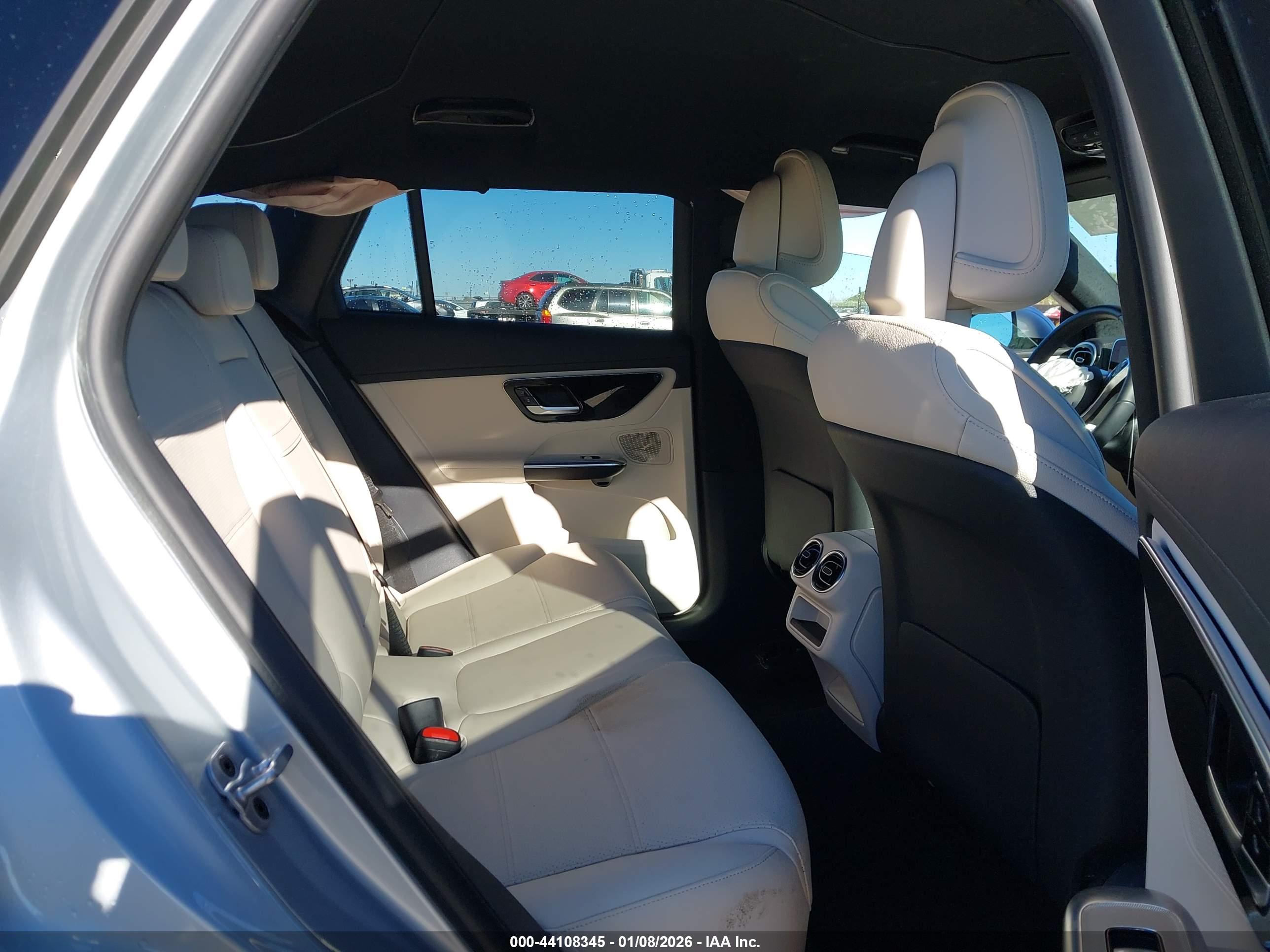 MERCEDES-BENZ GLC image 8
