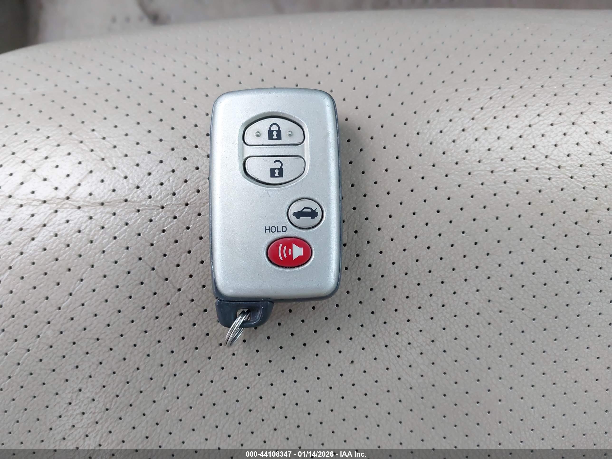 TOYOTA AVALON image 11