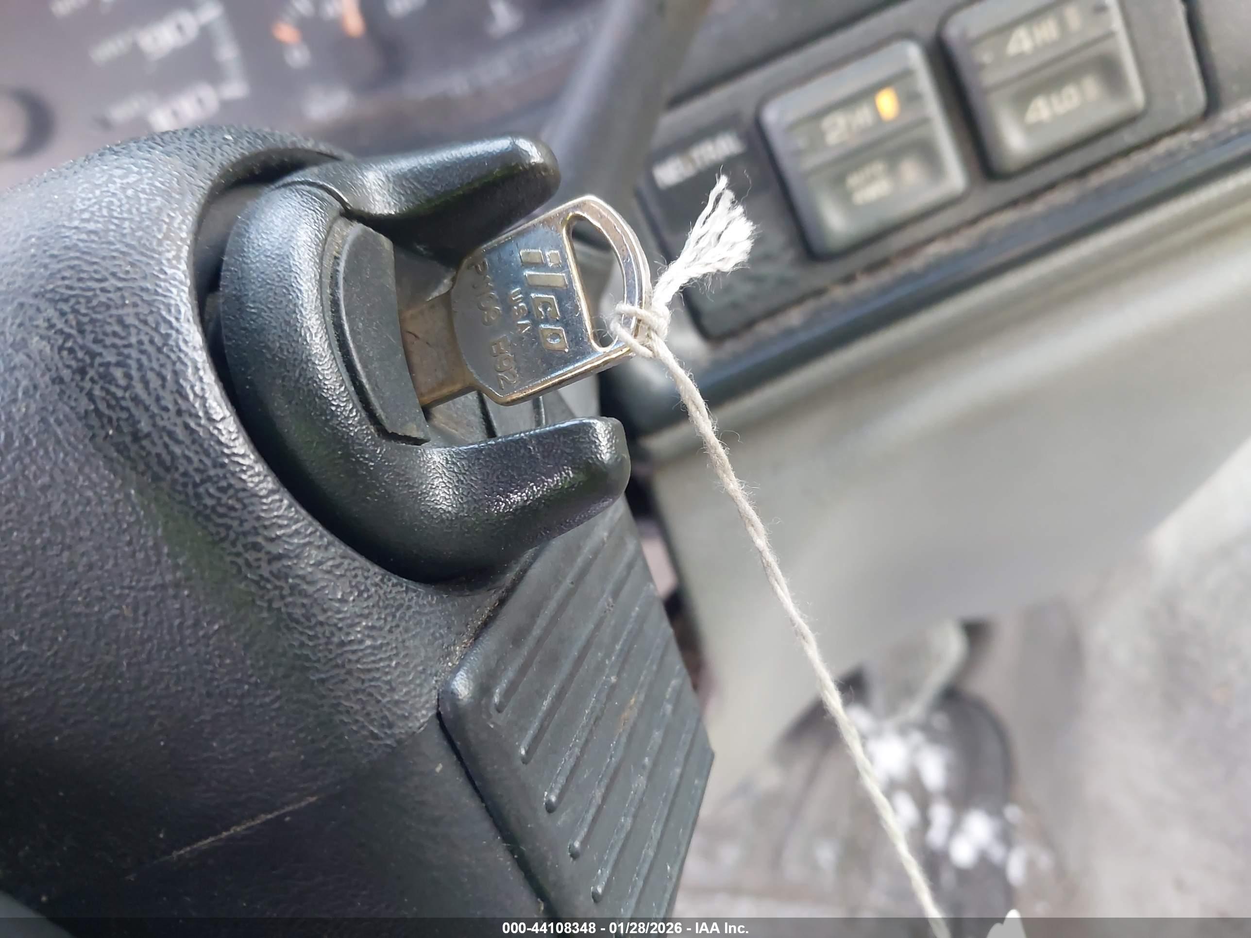 GMC YUKON image 11