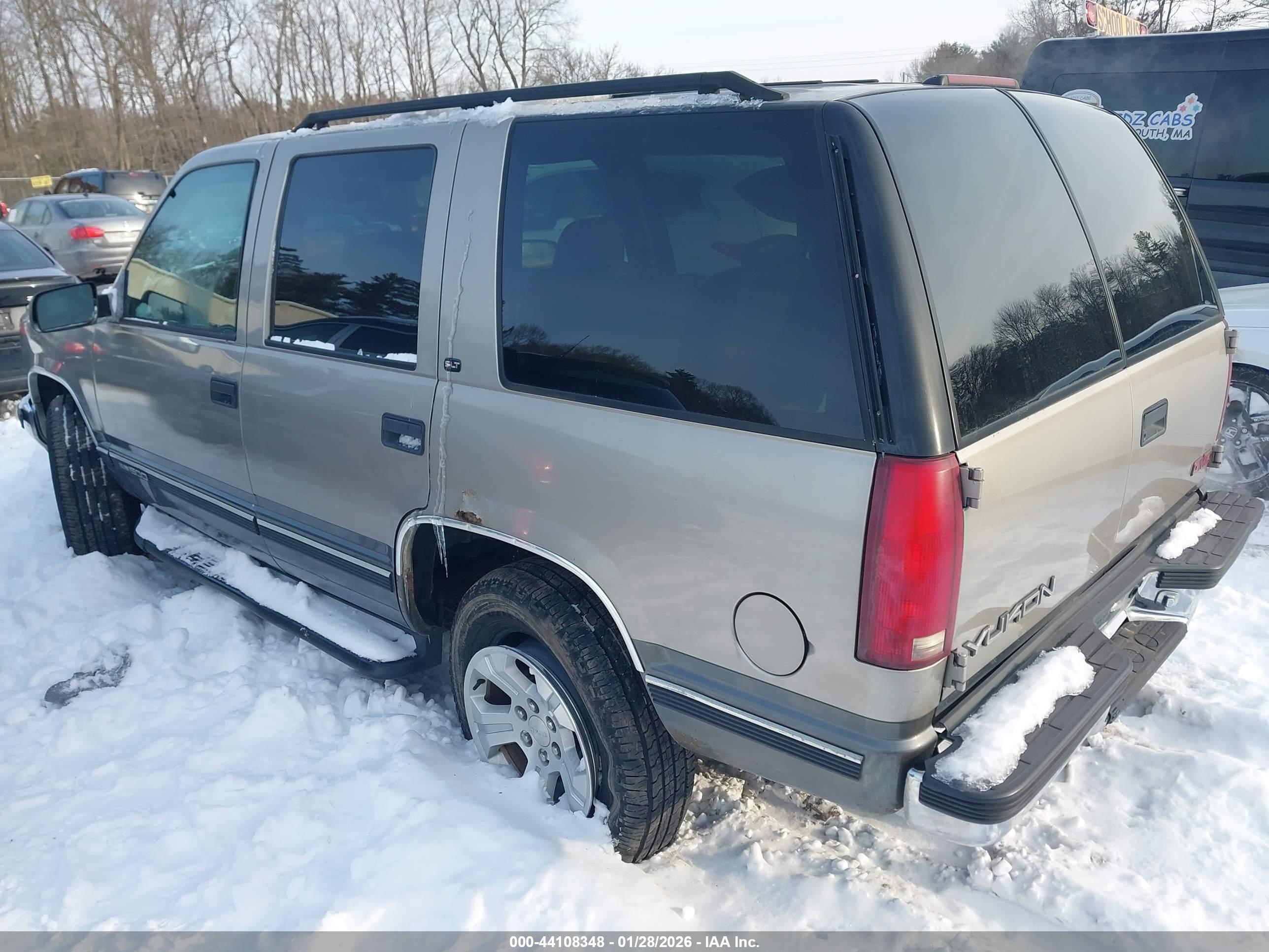 GMC YUKON image 3