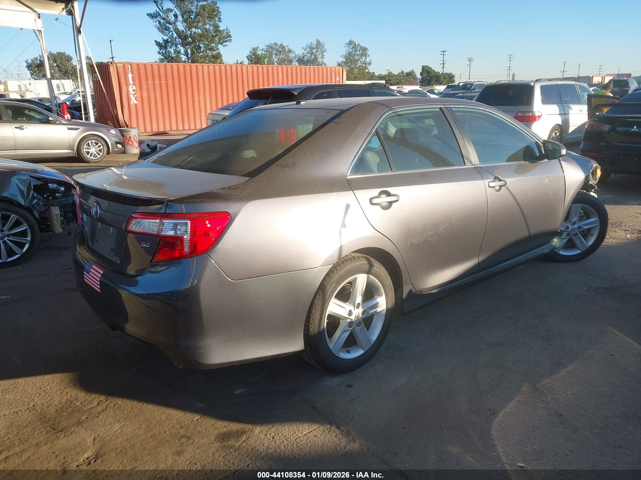 TOYOTA CAMRY image 4