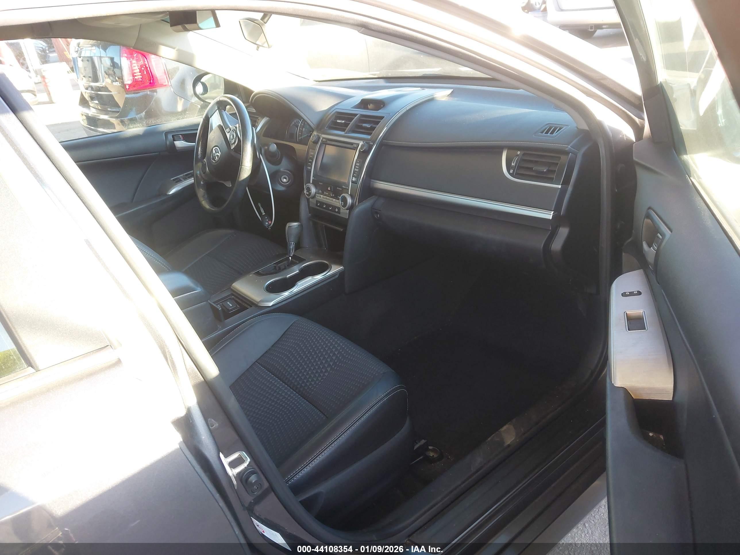 TOYOTA CAMRY image 5