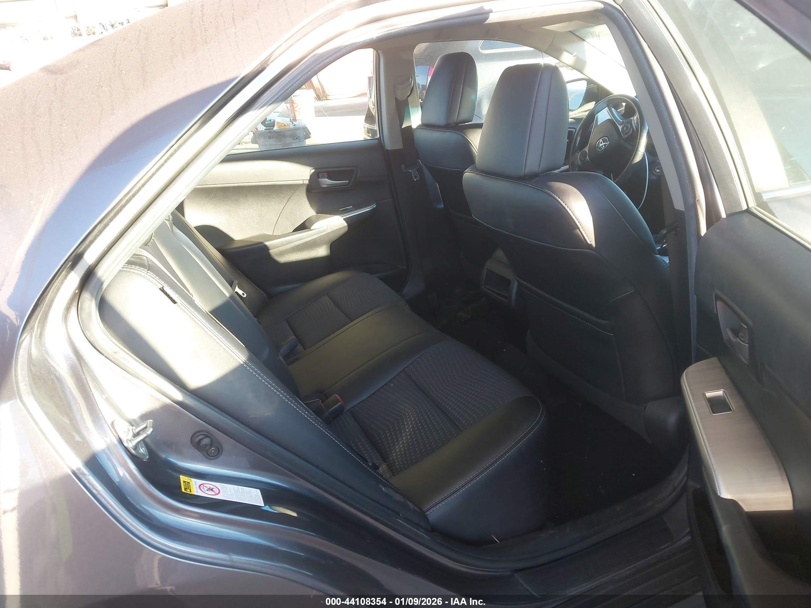 TOYOTA CAMRY image 8