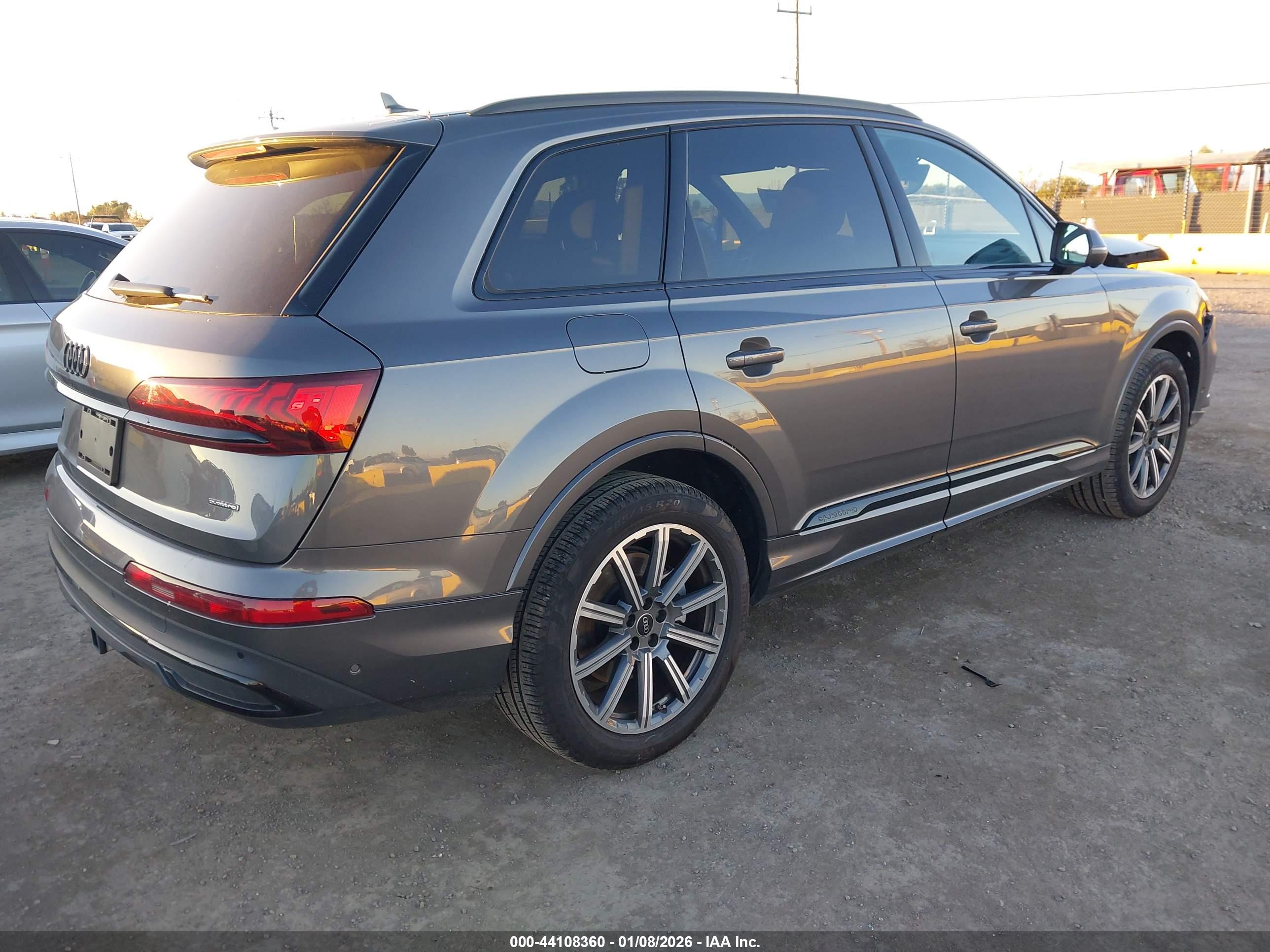 AUDI Q7 image 4