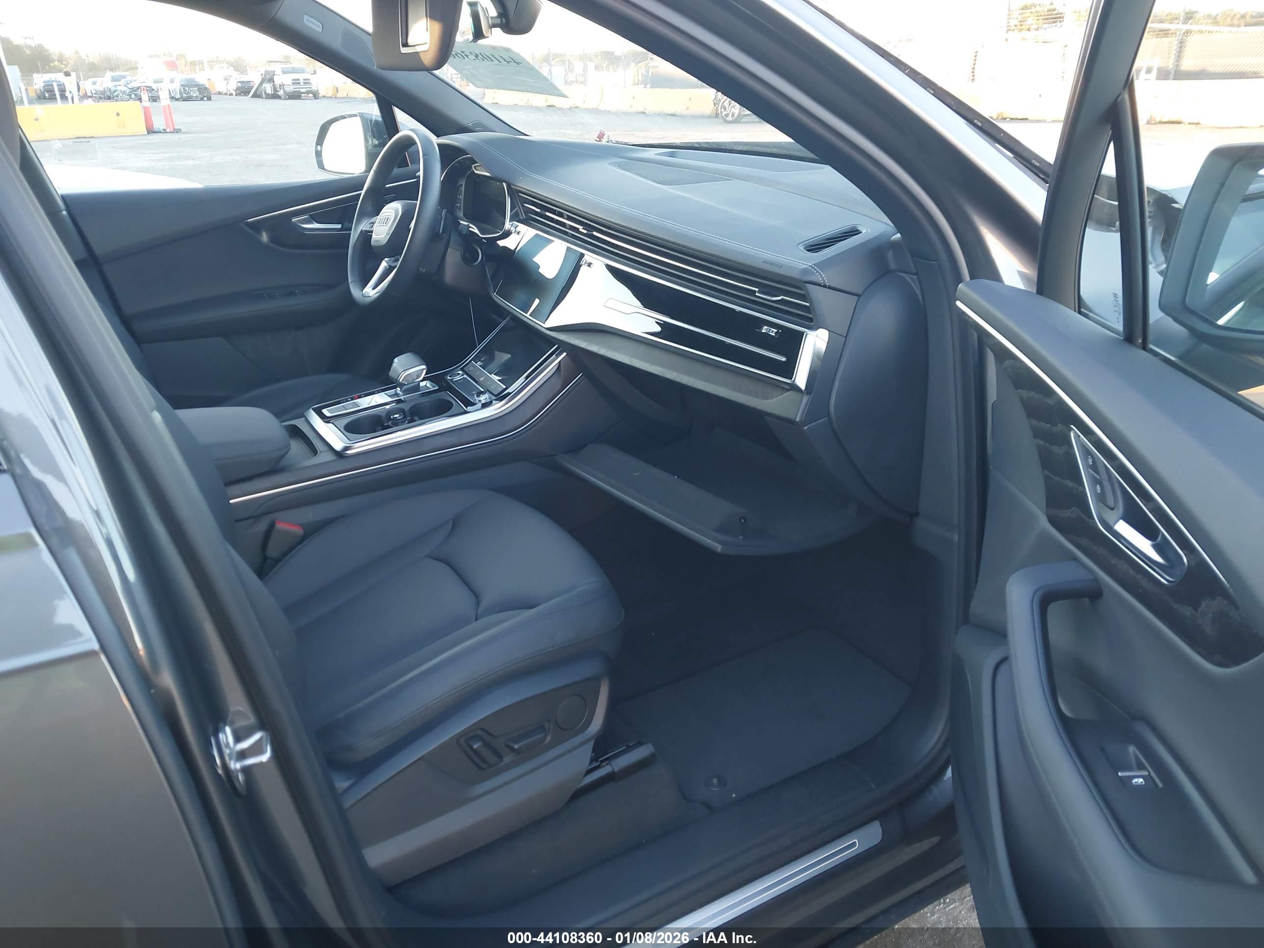 AUDI Q7 image 5