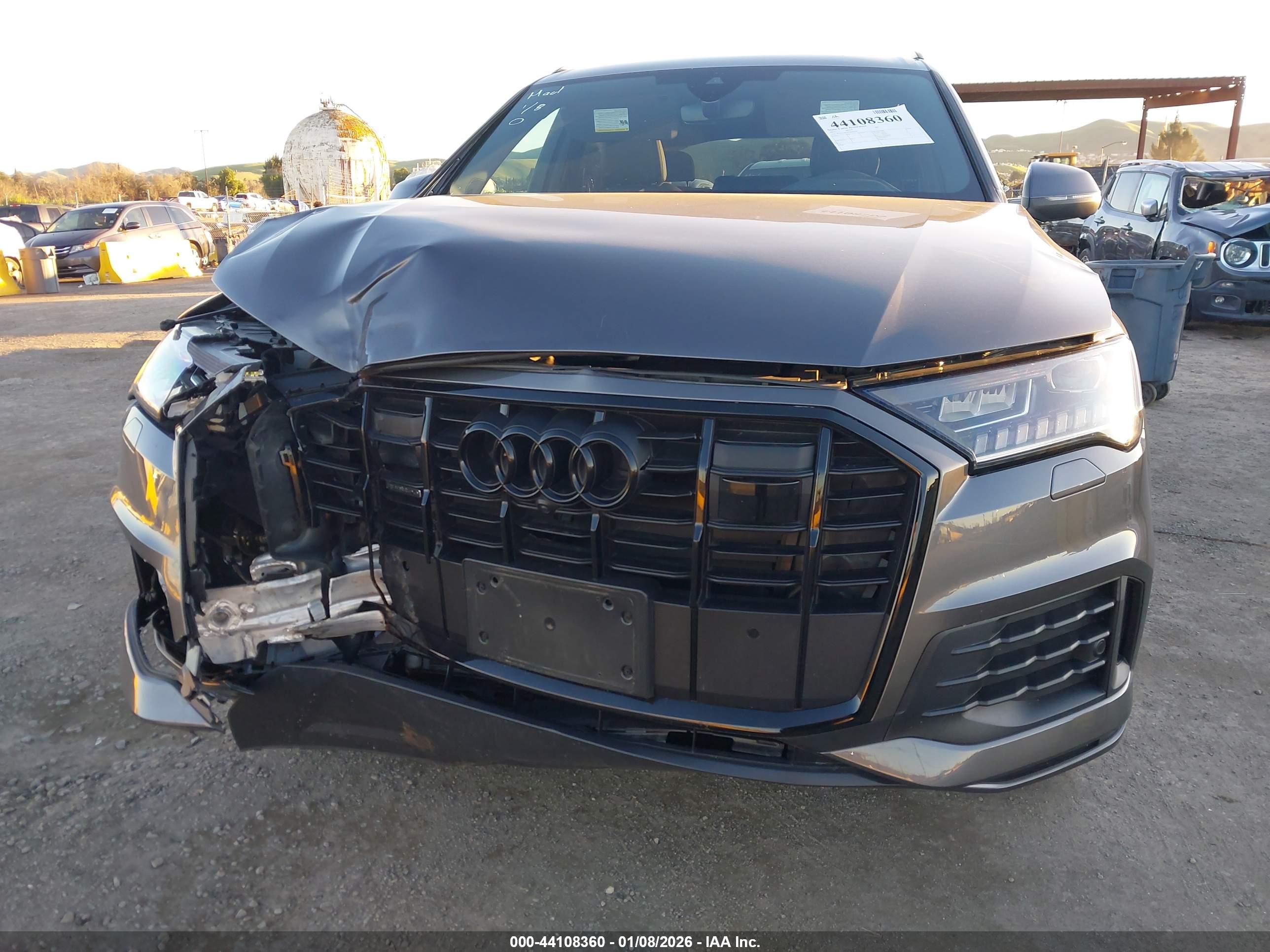 AUDI Q7 image 6