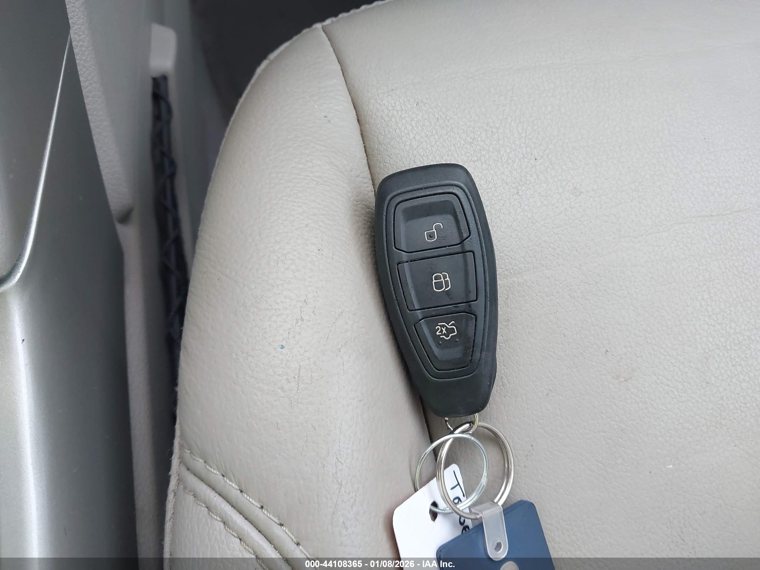 FORD C-MAX image 11