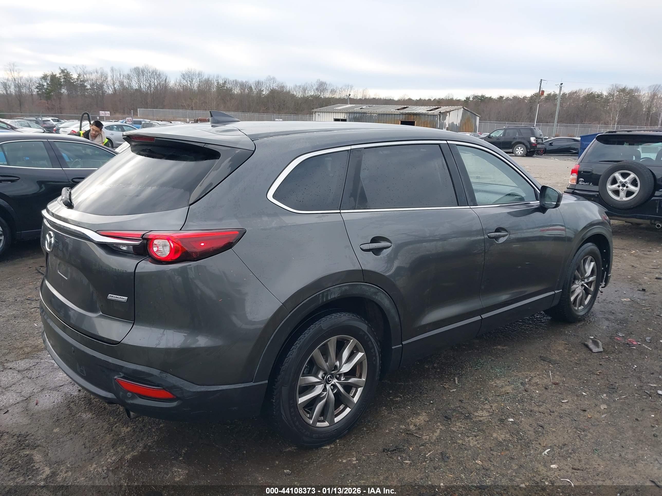 MAZDA CX-9 image 4