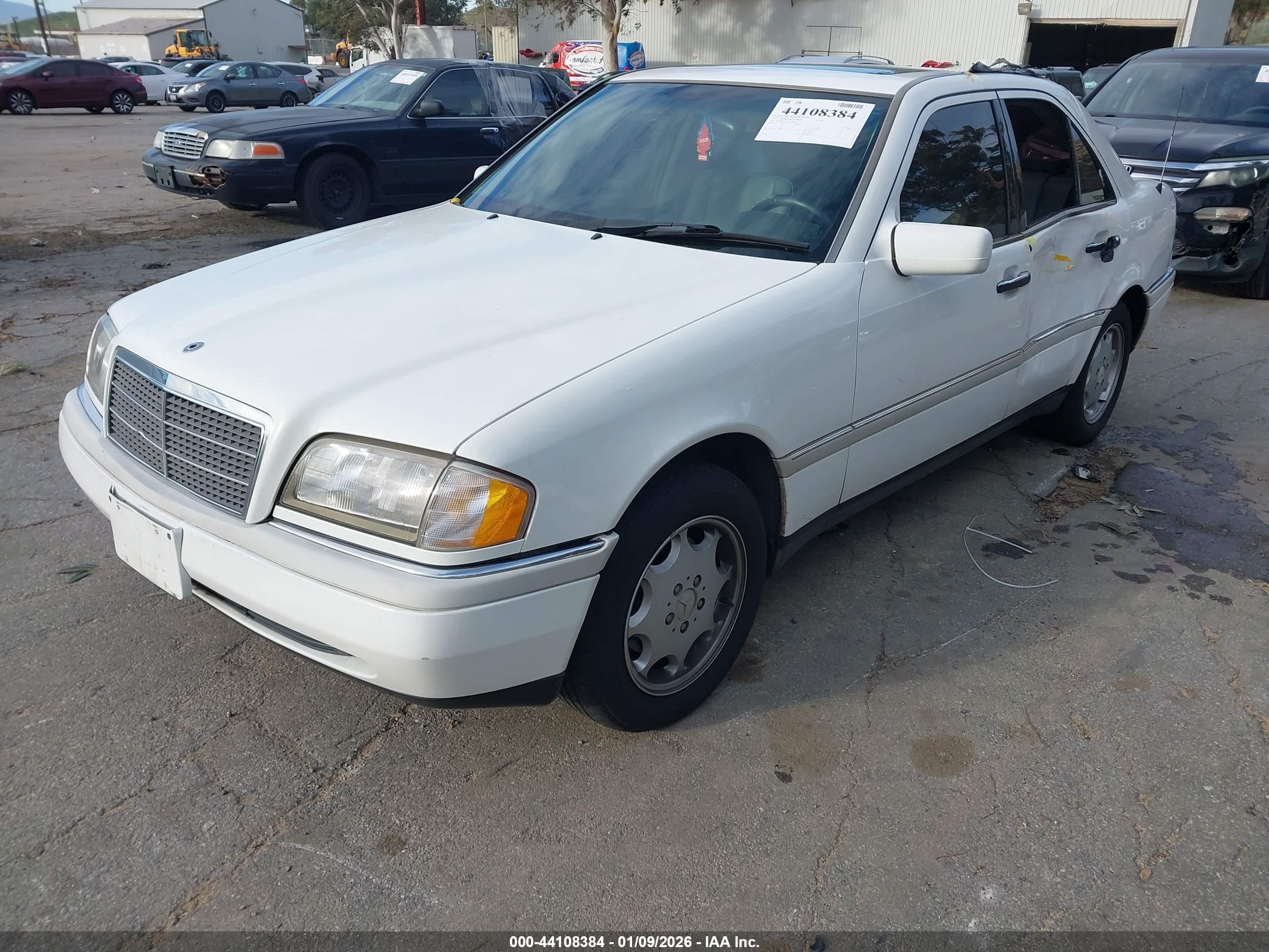 MERCEDES-BENZ C image 2