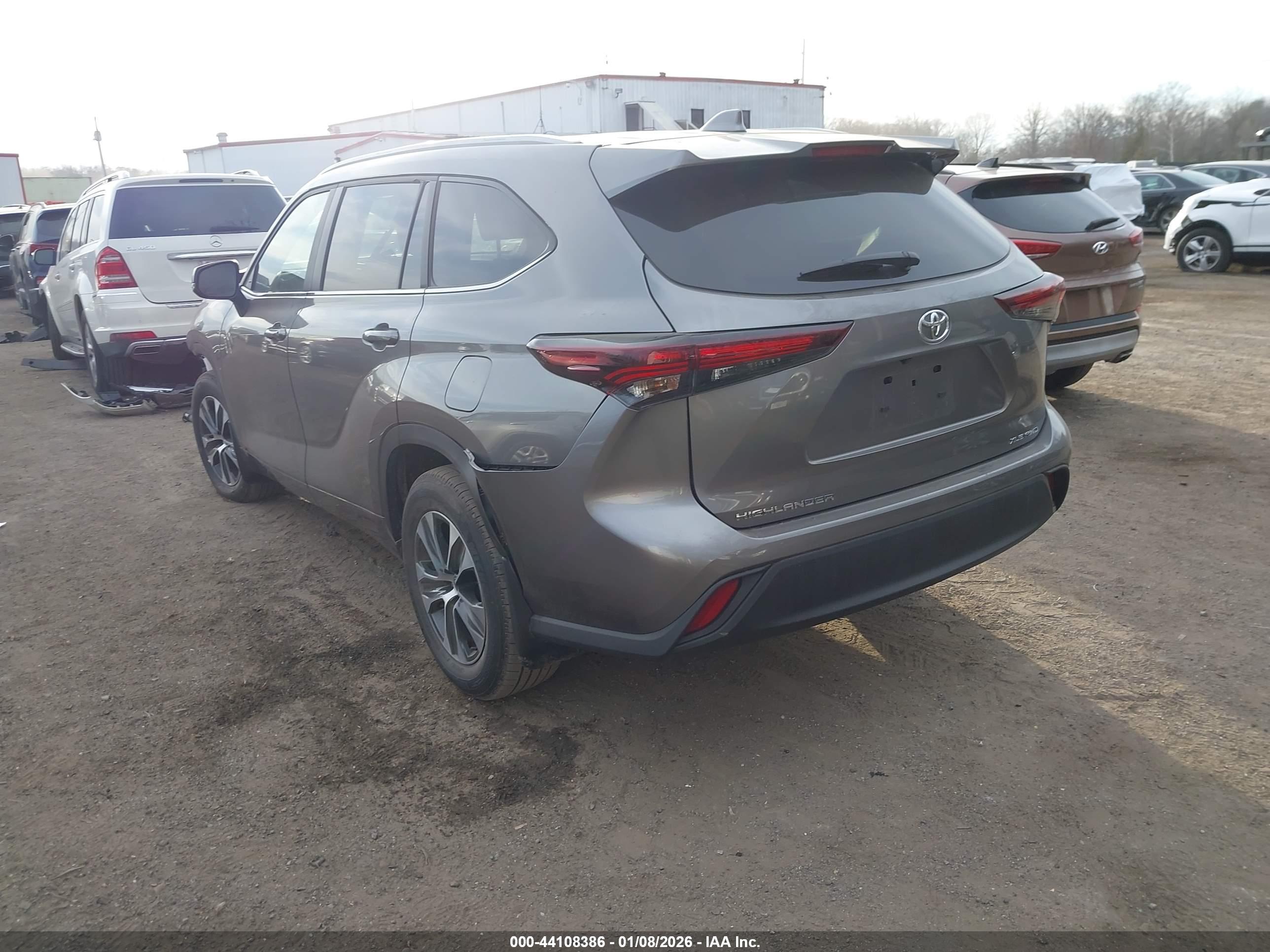 TOYOTA HIGHLANDER image 3