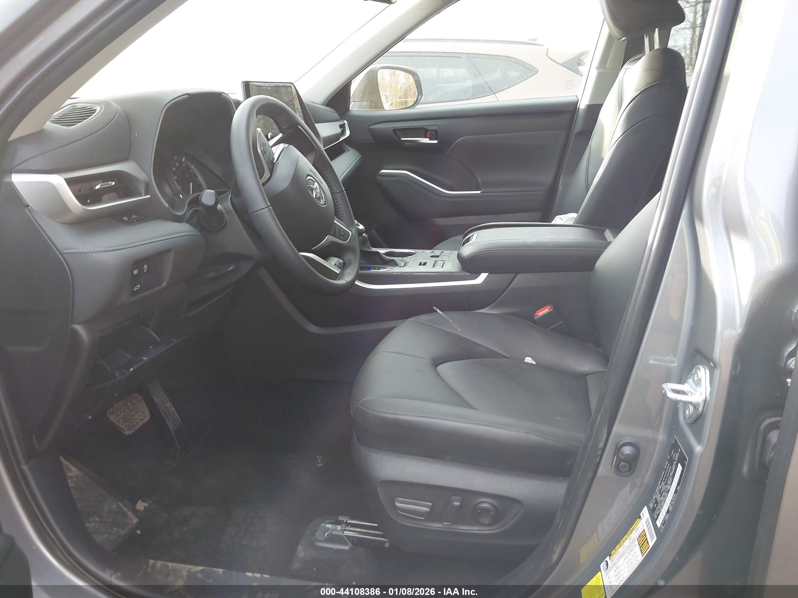 TOYOTA HIGHLANDER image 5